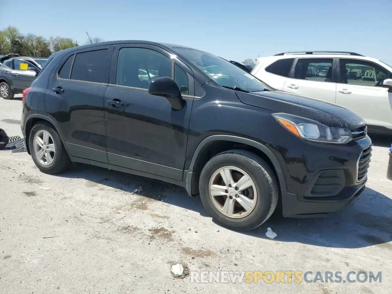 4 Photograph of a damaged car KL7CJKSB2LB318230 CHEVROLET TRAX 2020