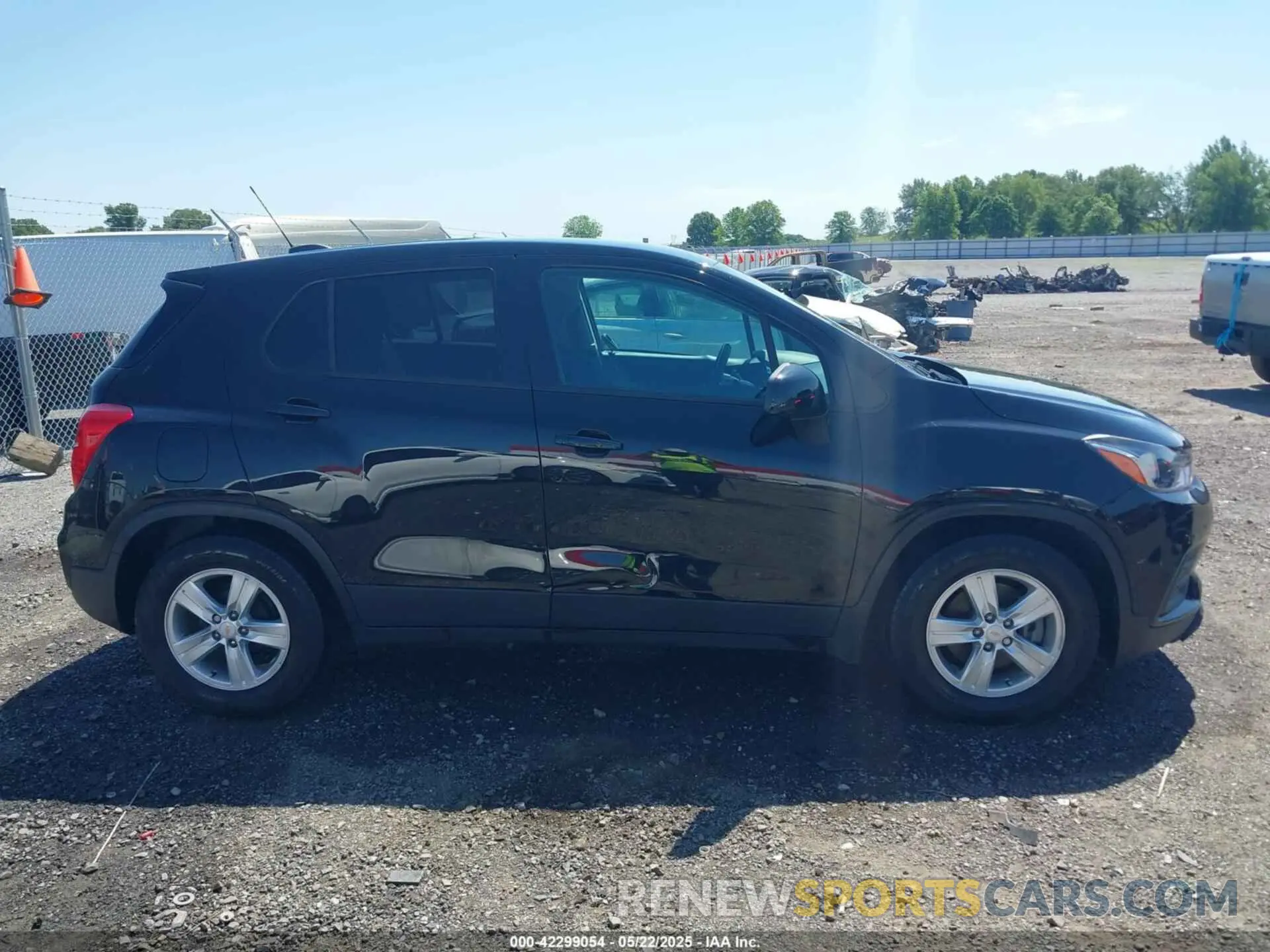 13 Photograph of a damaged car KL7CJKSB3LB026277 CHEVROLET TRAX 2020