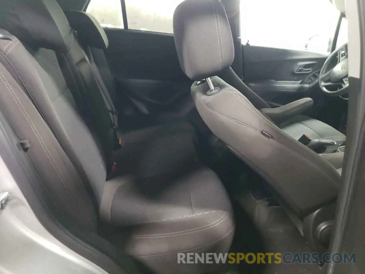 10 Photograph of a damaged car KL7CJKSB3LB029275 CHEVROLET TRAX 2020