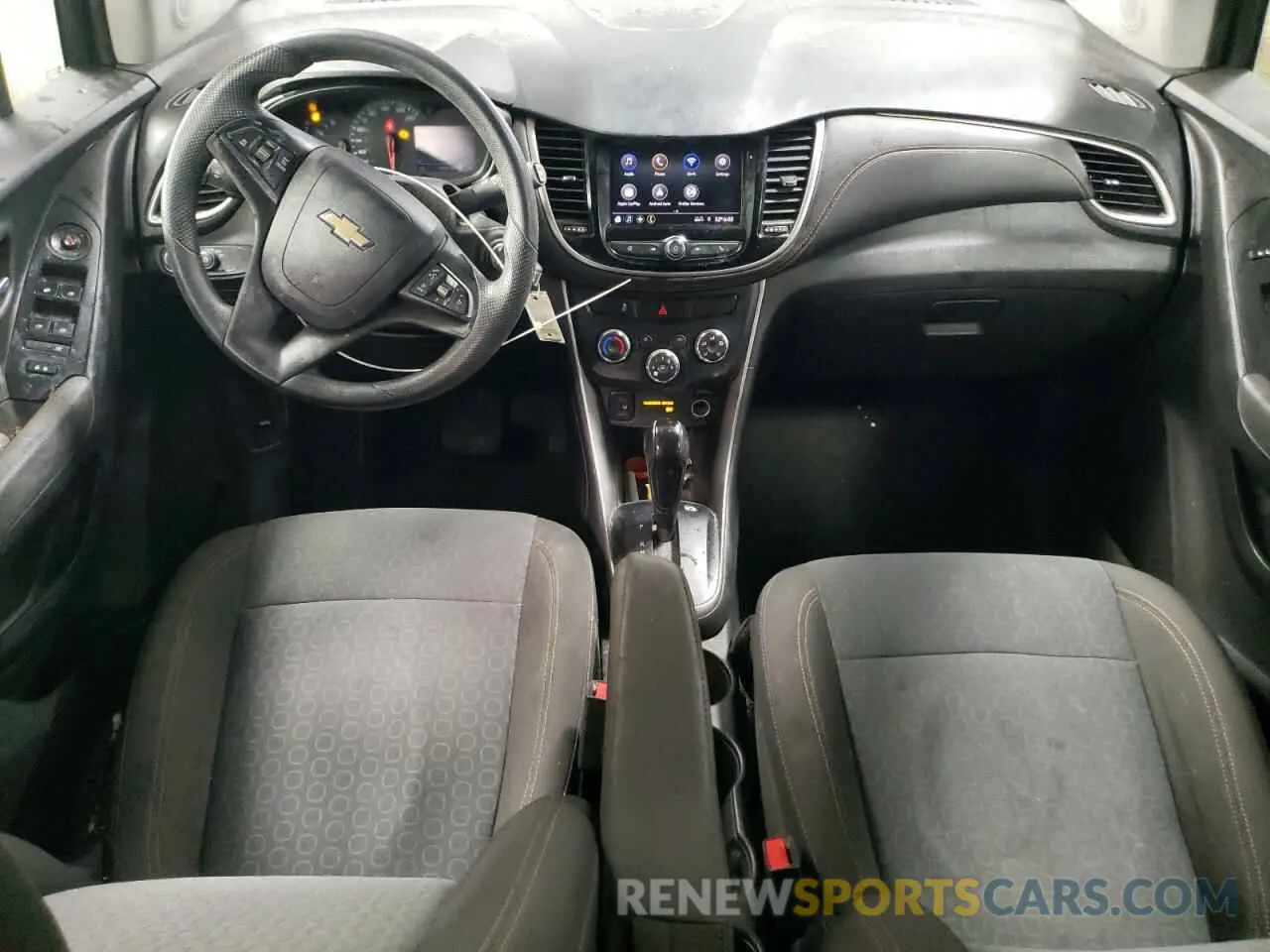 8 Photograph of a damaged car KL7CJKSB3LB029275 CHEVROLET TRAX 2020