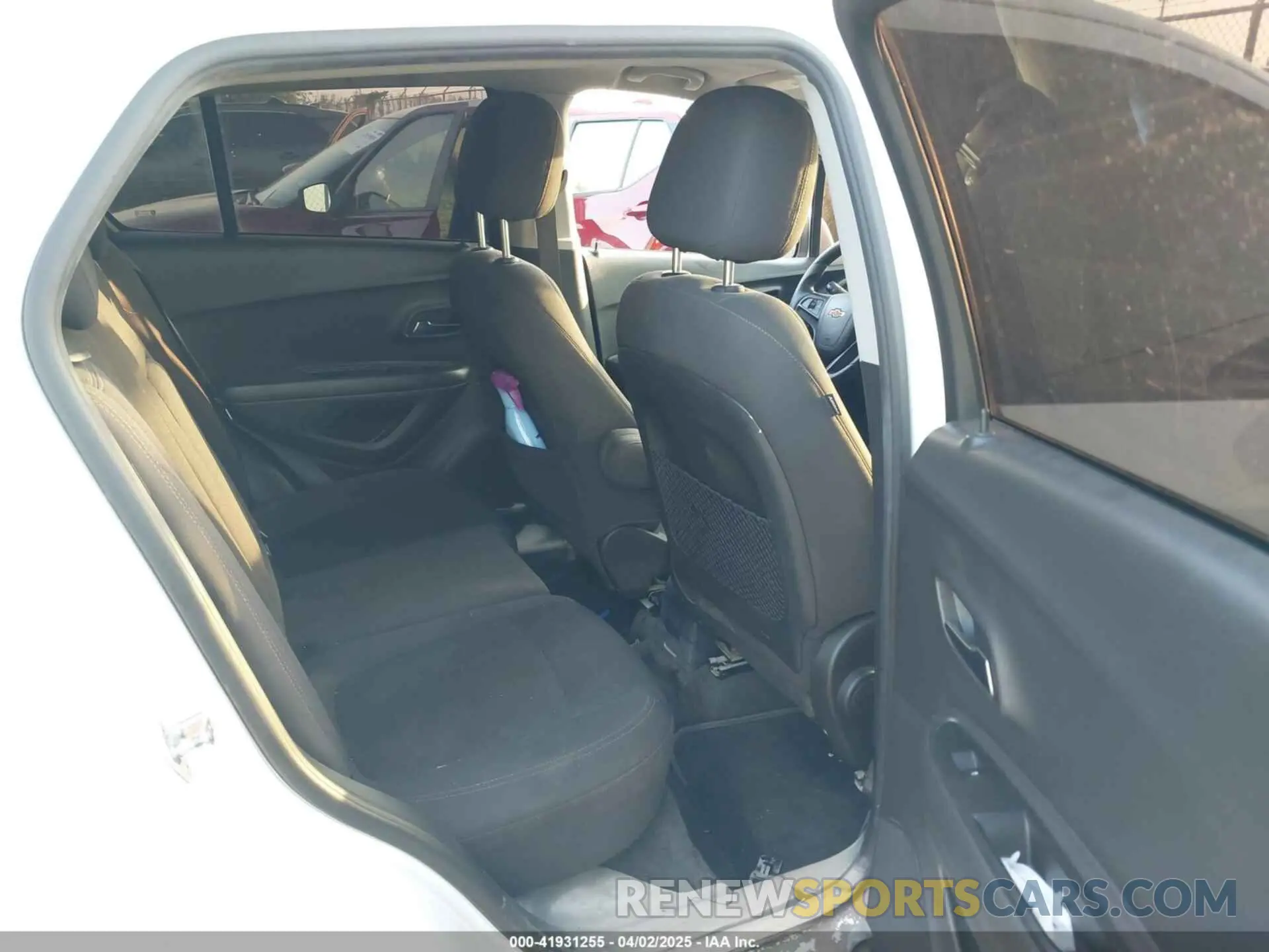 8 Photograph of a damaged car KL7CJKSB3LB043502 CHEVROLET TRAX 2020