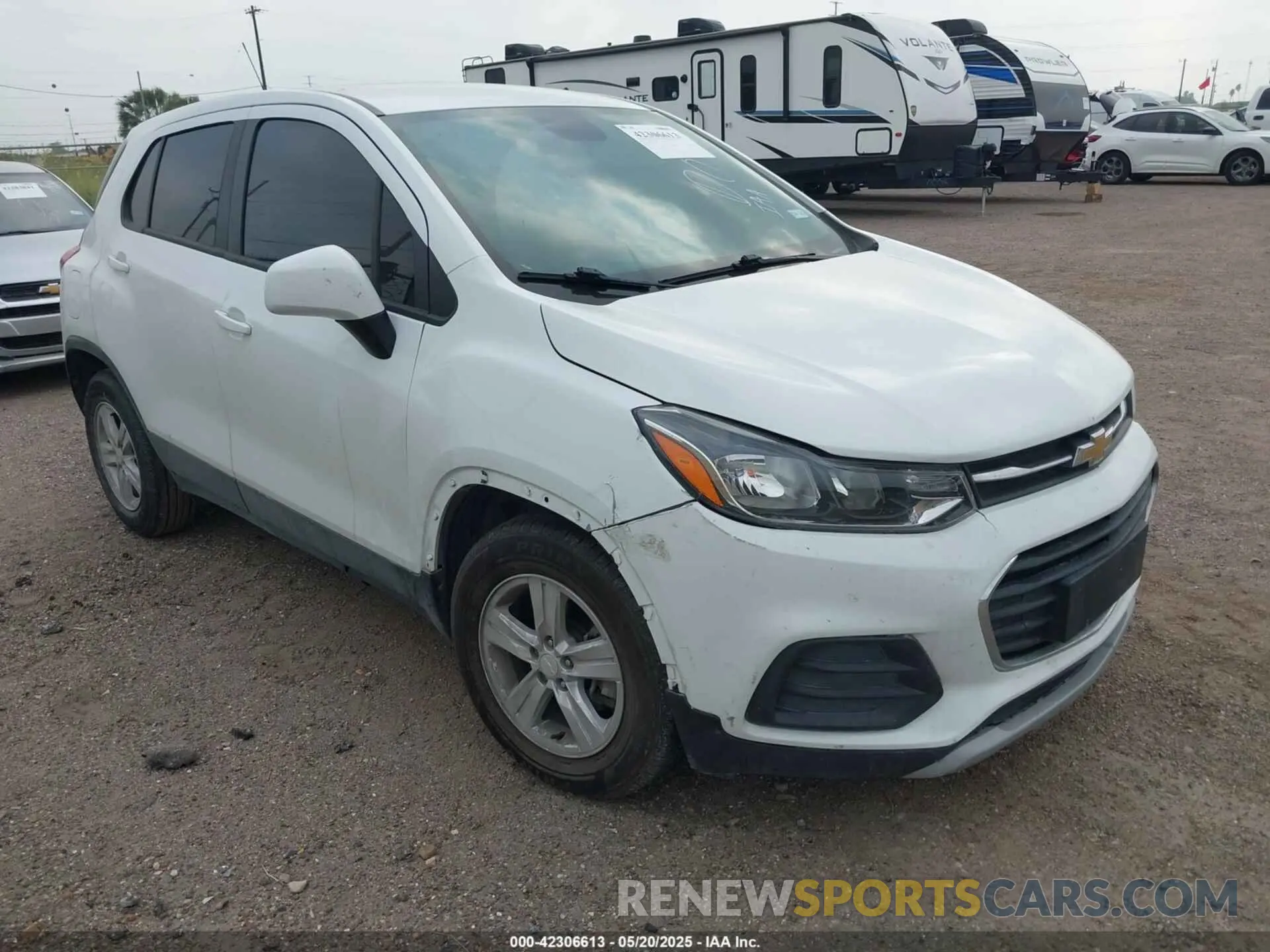 1 Photograph of a damaged car KL7CJKSB3LB059411 CHEVROLET TRAX 2020