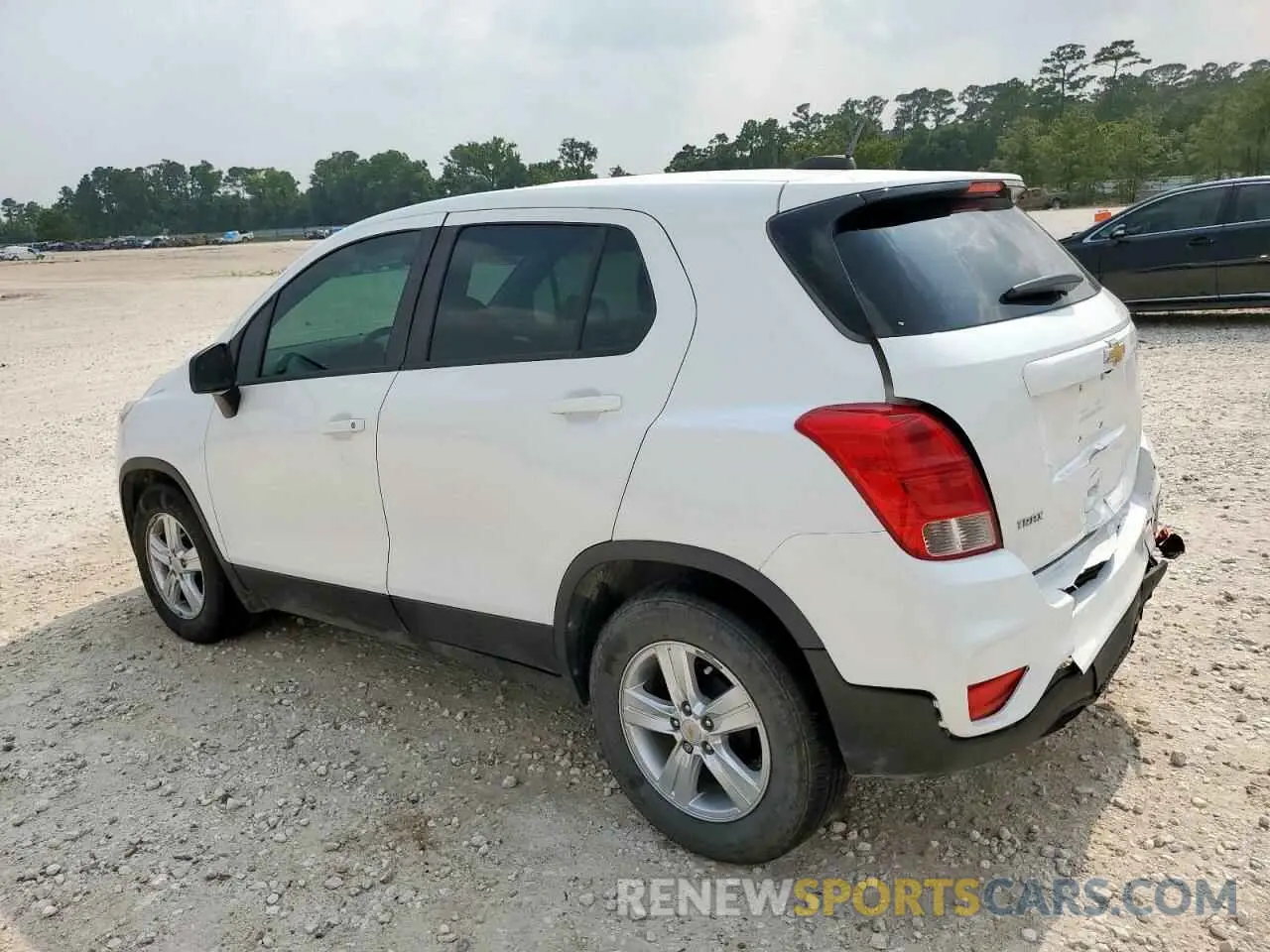 2 Photograph of a damaged car KL7CJKSB3LB326143 CHEVROLET TRAX 2020