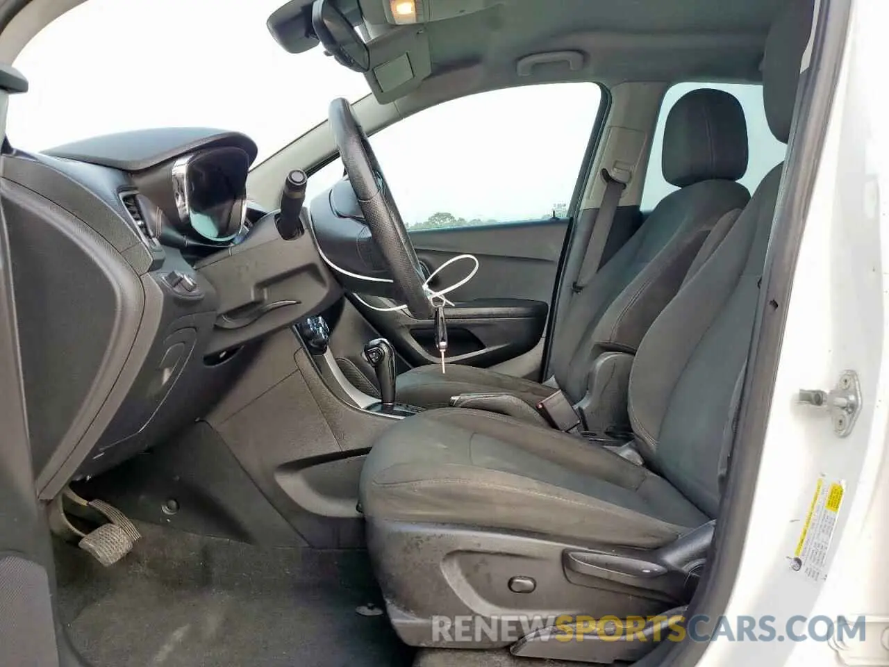 7 Photograph of a damaged car KL7CJKSB3LB326143 CHEVROLET TRAX 2020