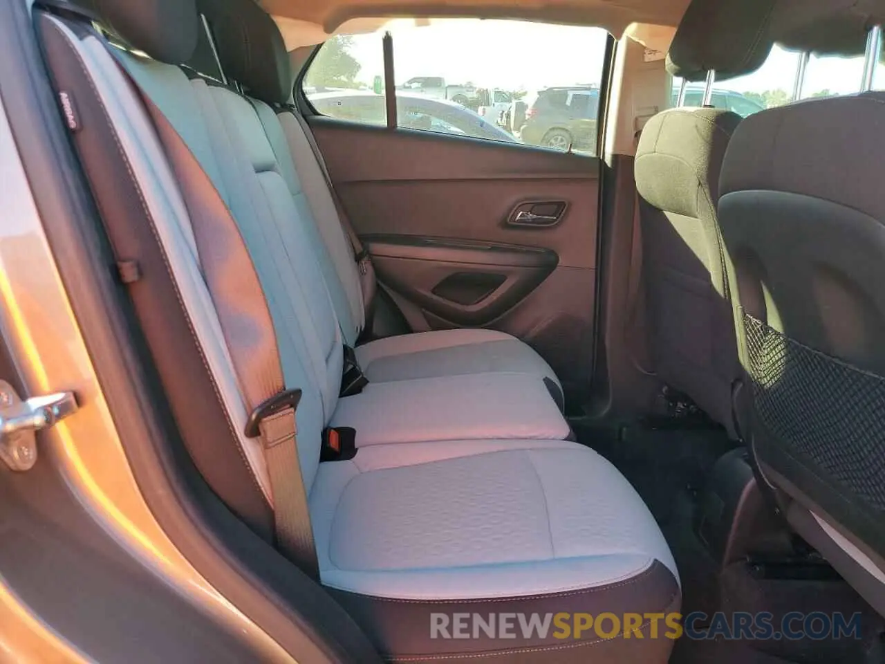 11 Photograph of a damaged car KL7CJKSB3LB347638 CHEVROLET TRAX 2020
