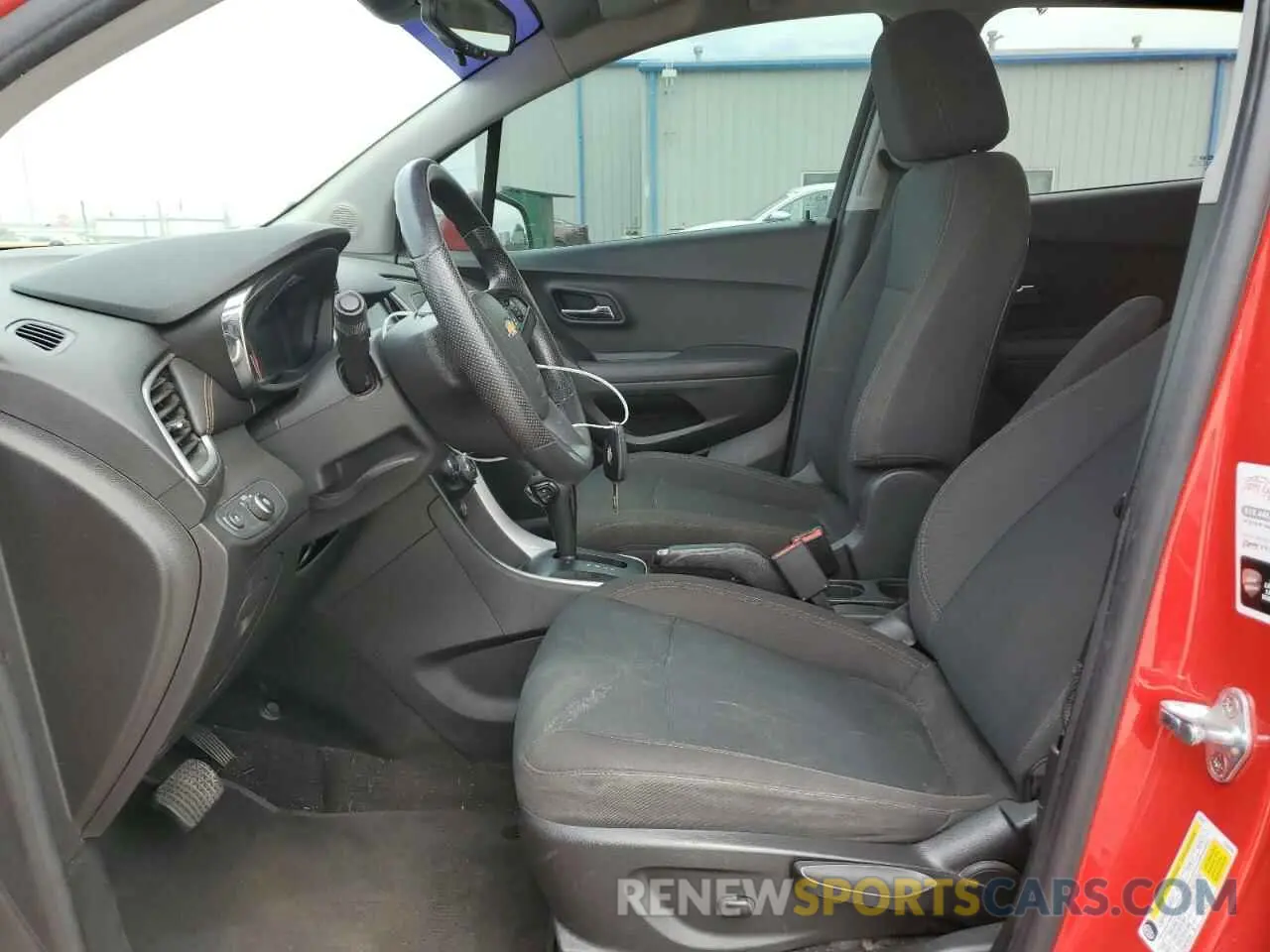 7 Photograph of a damaged car KL7CJKSB3LB350166 CHEVROLET TRAX 2020