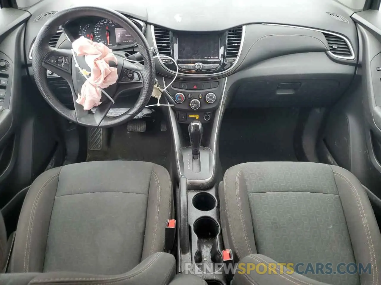 8 Photograph of a damaged car KL7CJKSB3LB350569 CHEVROLET TRAX 2020