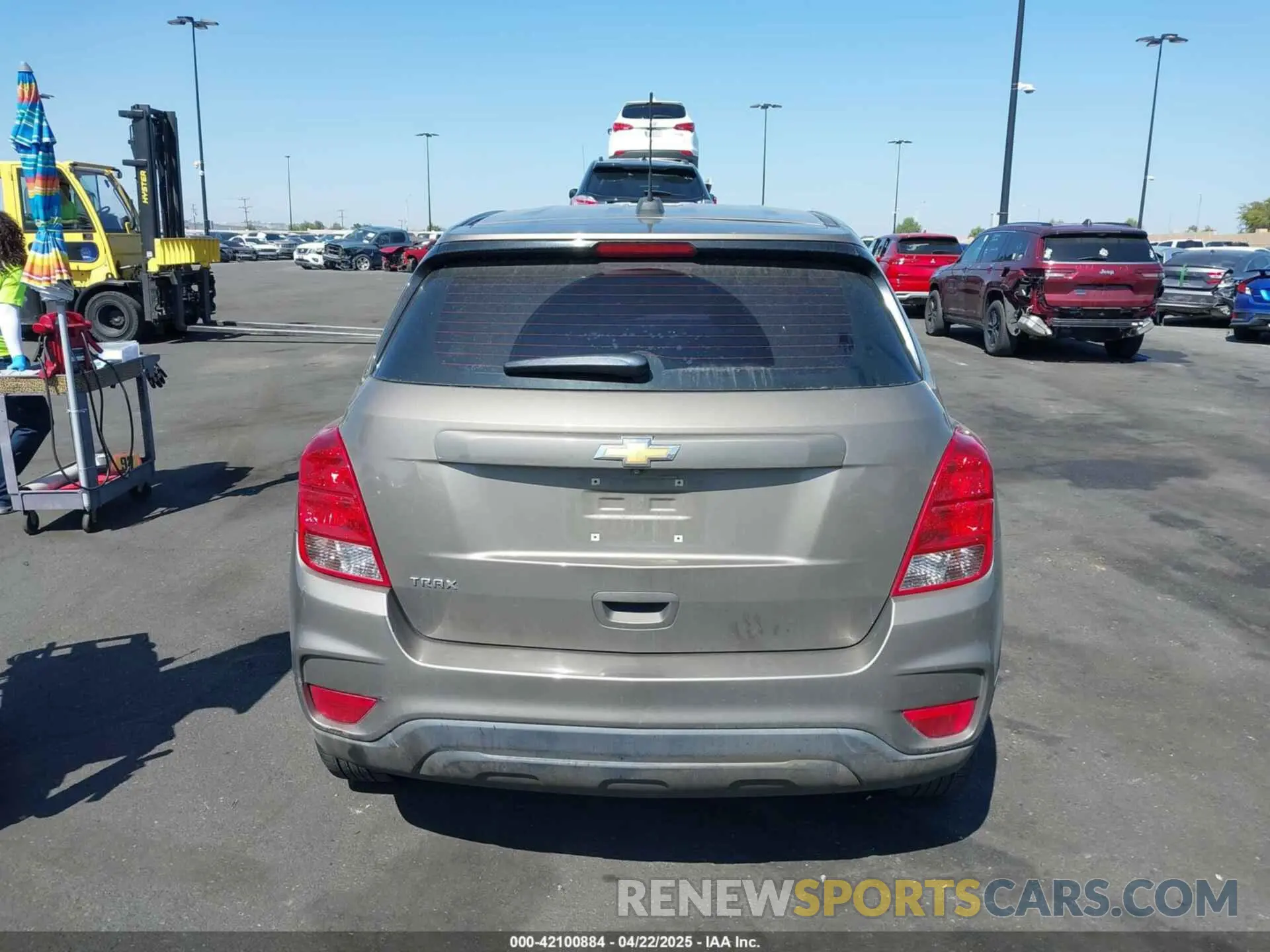 17 Photograph of a damaged car KL7CJKSB3LB353522 CHEVROLET TRAX 2020