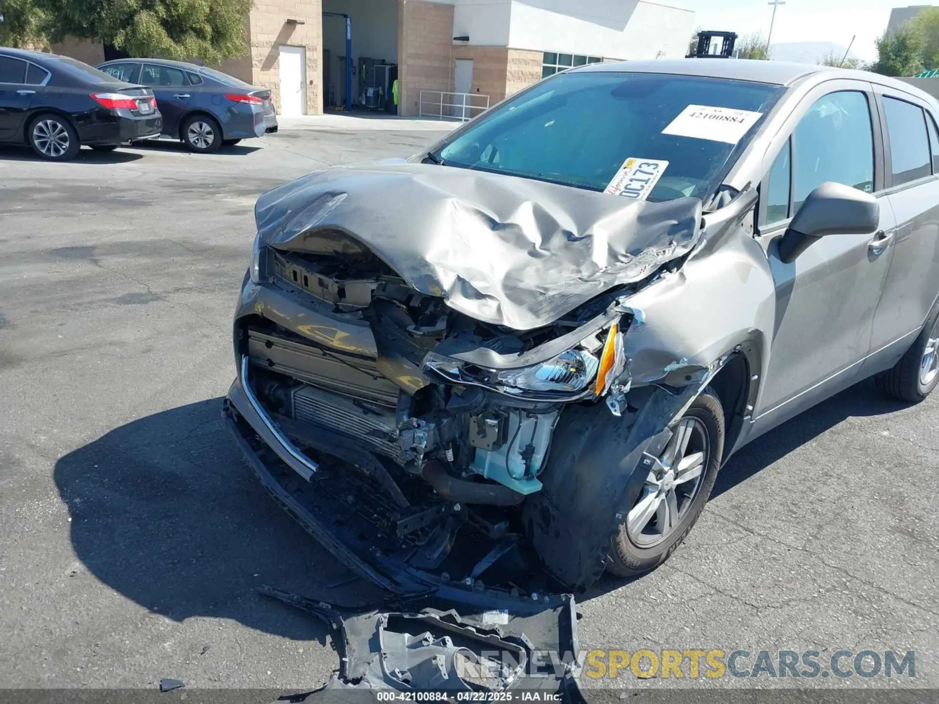 6 Photograph of a damaged car KL7CJKSB3LB353522 CHEVROLET TRAX 2020
