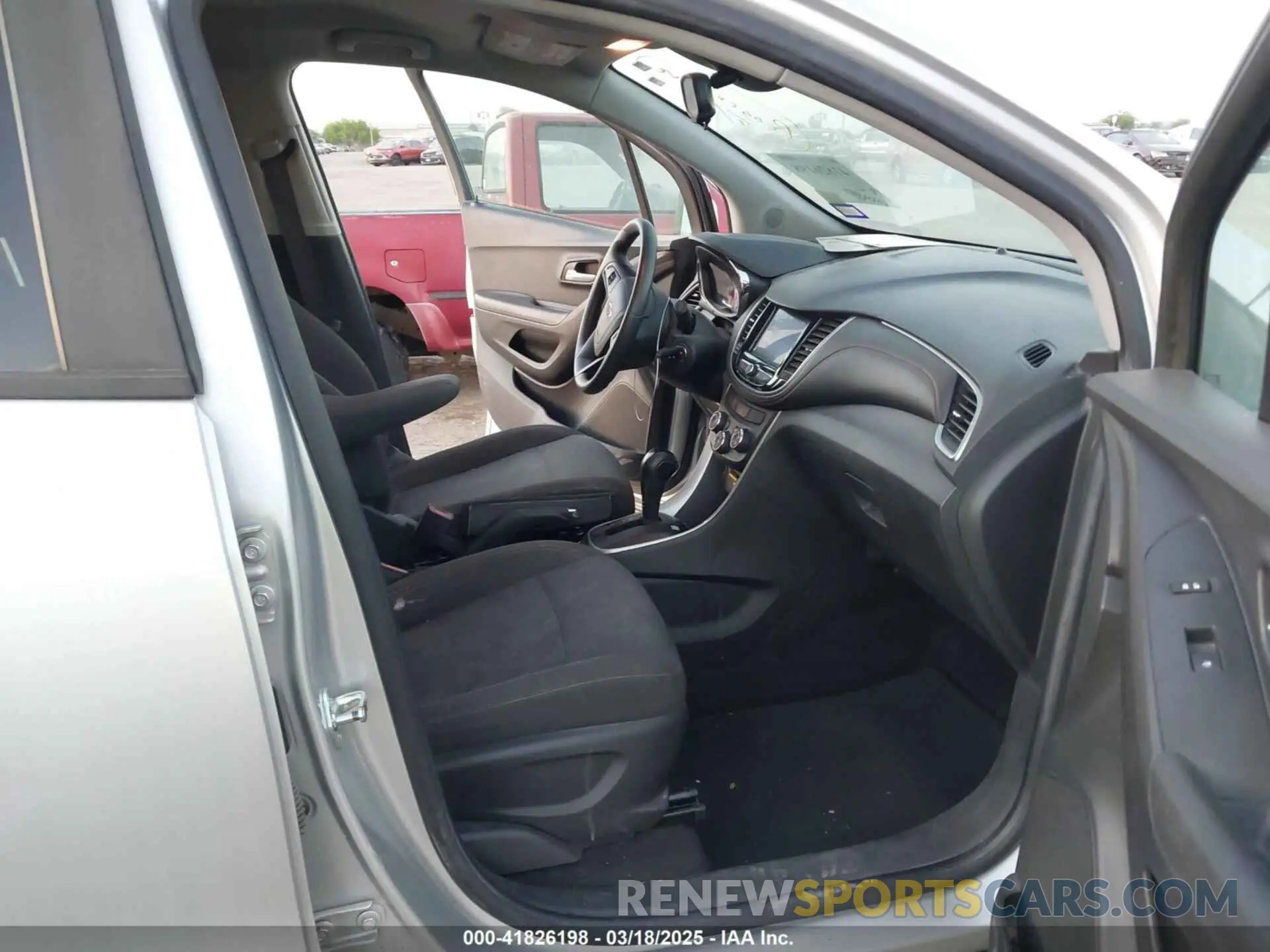 5 Photograph of a damaged car KL7CJKSB5LB021260 CHEVROLET TRAX 2020