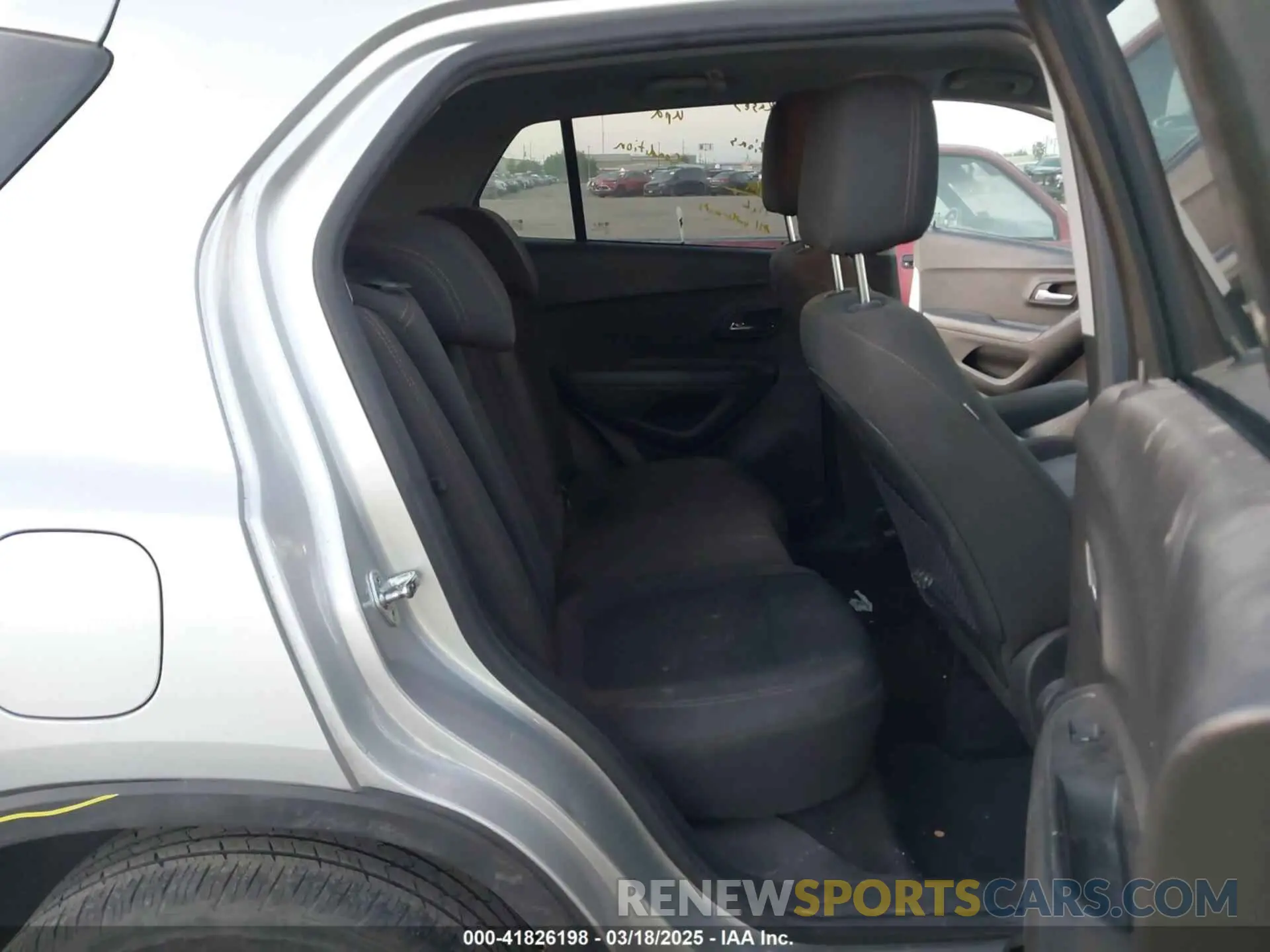 8 Photograph of a damaged car KL7CJKSB5LB021260 CHEVROLET TRAX 2020