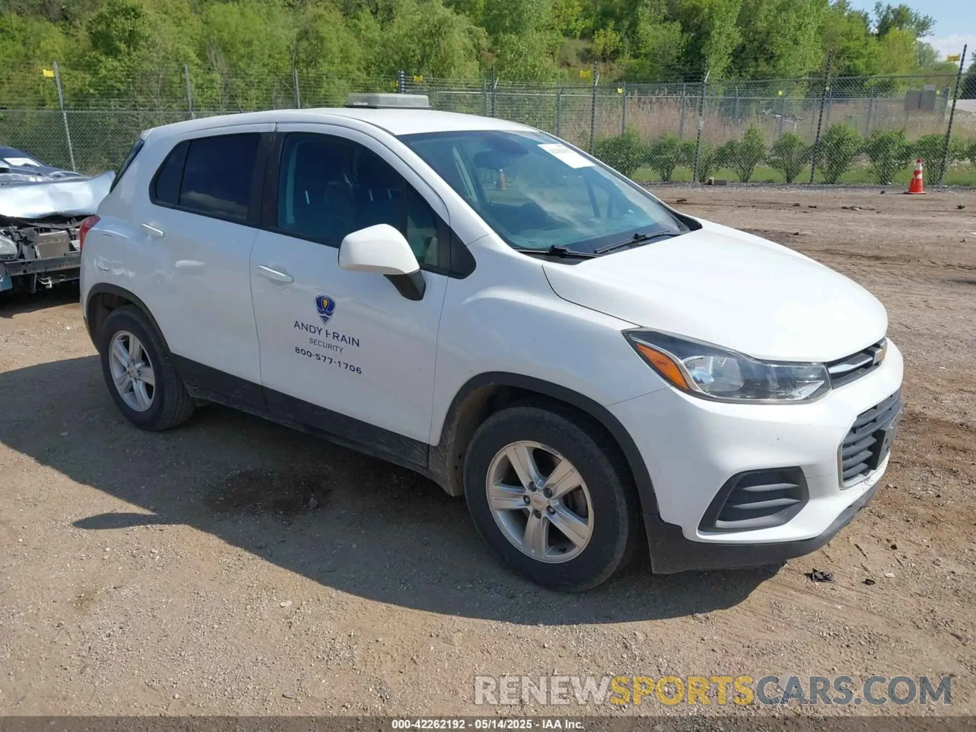 1 Photograph of a damaged car KL7CJKSB5LB041685 CHEVROLET TRAX 2020