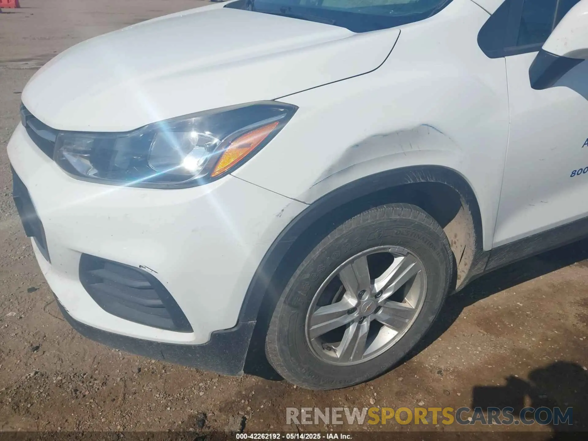 6 Photograph of a damaged car KL7CJKSB5LB041685 CHEVROLET TRAX 2020