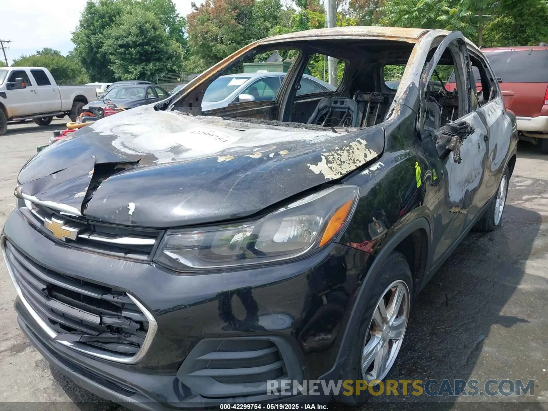2 Photograph of a damaged car KL7CJKSB5LB062004 CHEVROLET TRAX 2020