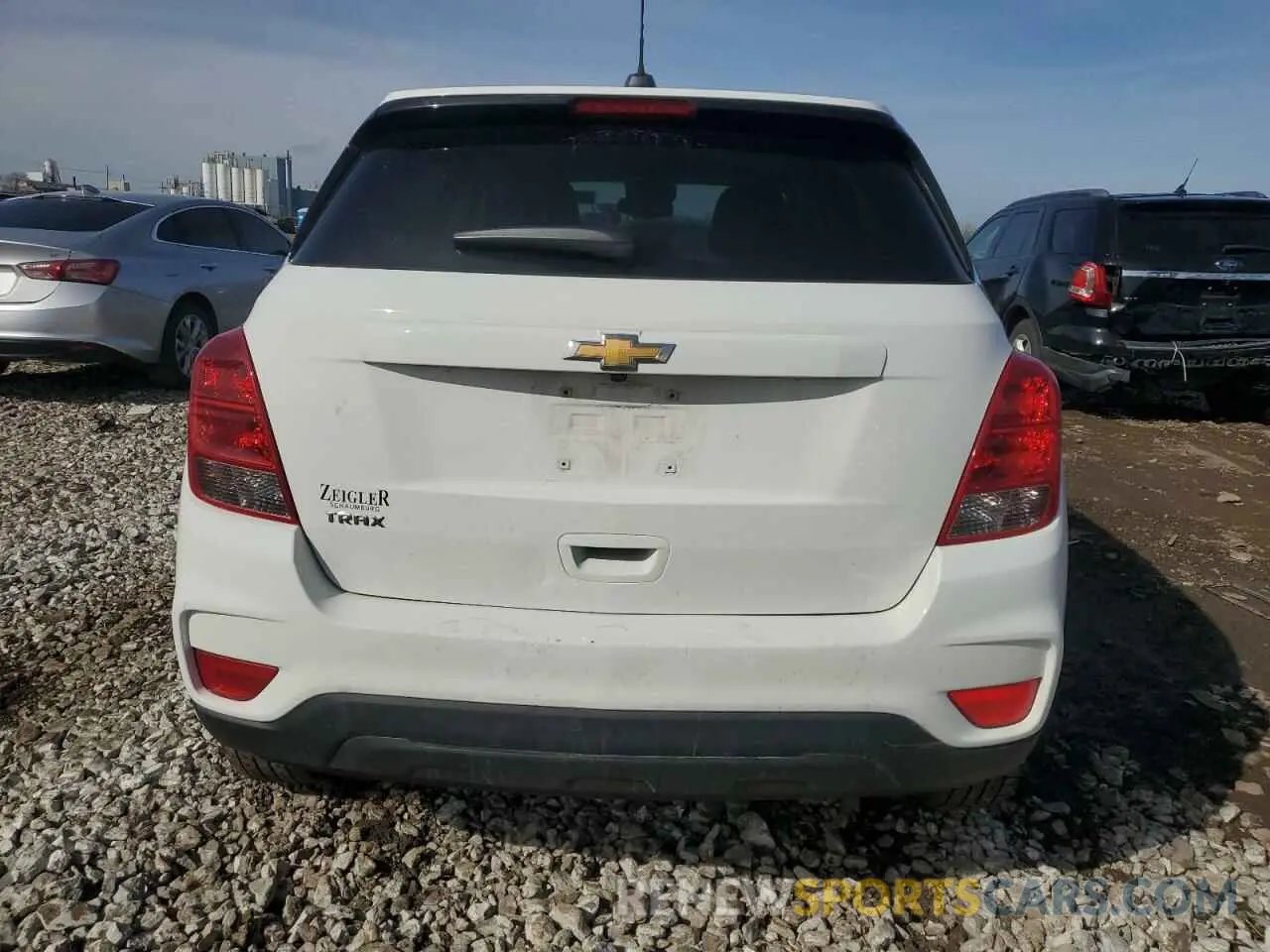 6 Photograph of a damaged car KL7CJKSB5LB062844 CHEVROLET TRAX 2020
