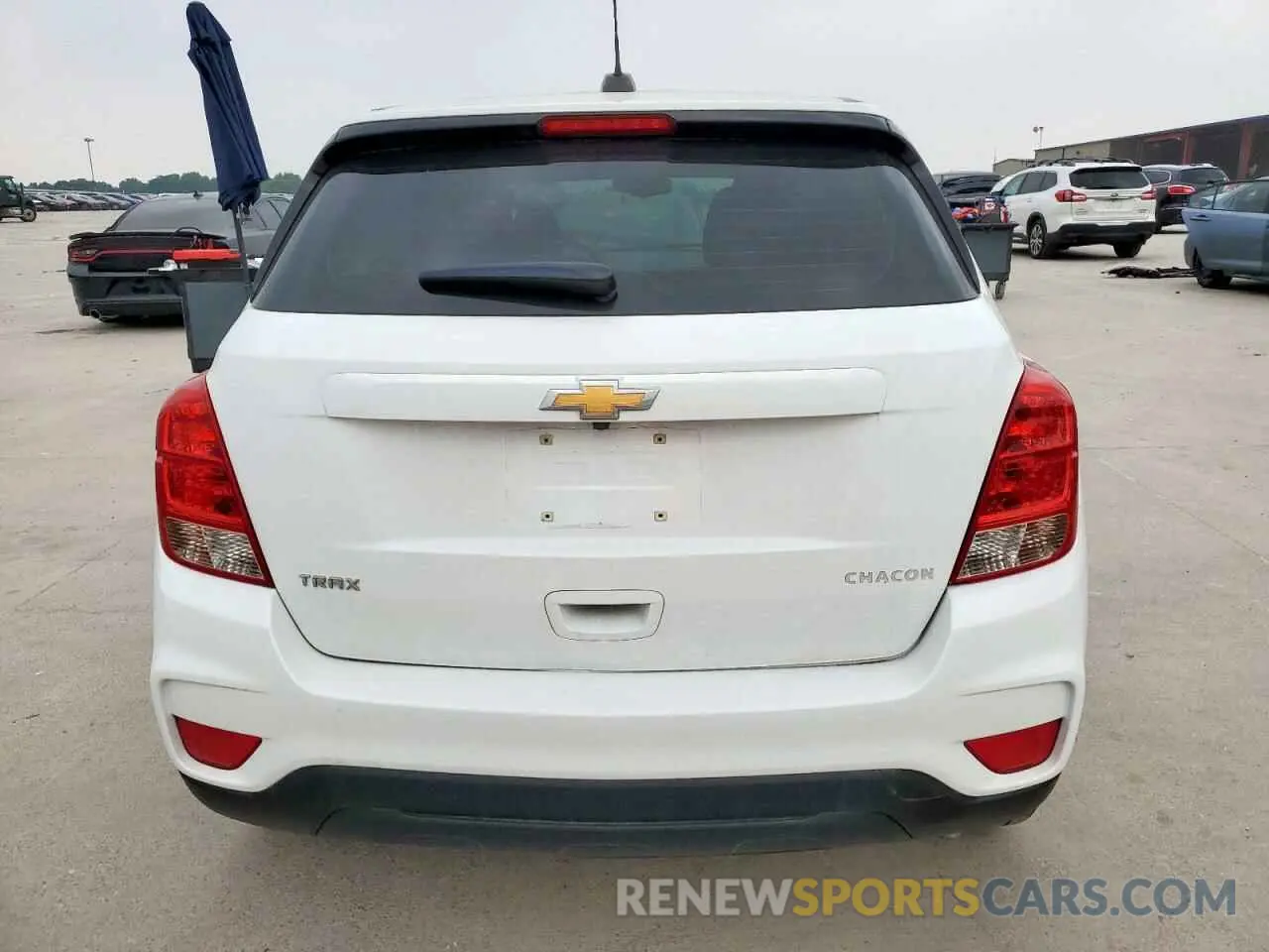 6 Photograph of a damaged car KL7CJKSB5LB074203 CHEVROLET TRAX 2020