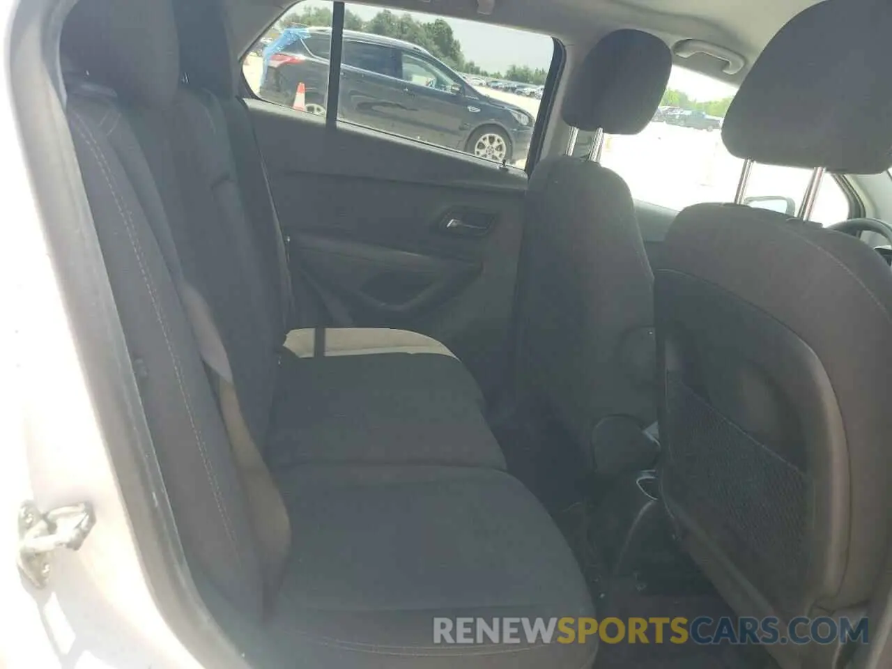 10 Photograph of a damaged car KL7CJKSB5LB083418 CHEVROLET TRAX 2020