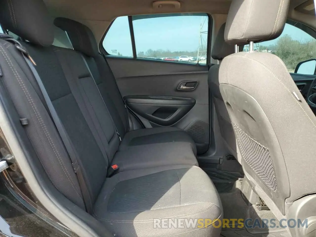 11 Photograph of a damaged car KL7CJKSB5LB091793 CHEVROLET TRAX 2020