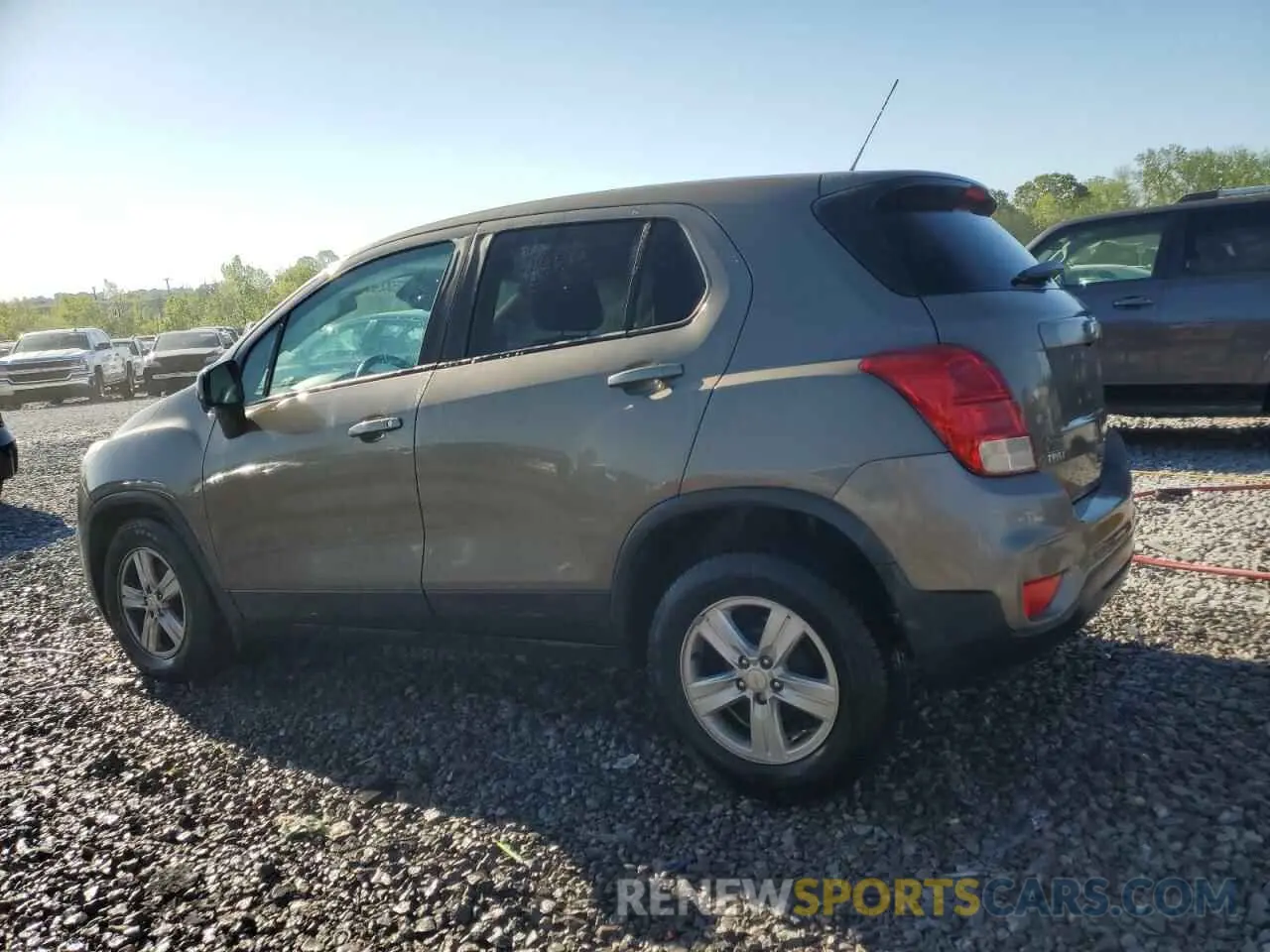 2 Photograph of a damaged car KL7CJKSB5LB336107 CHEVROLET TRAX 2020