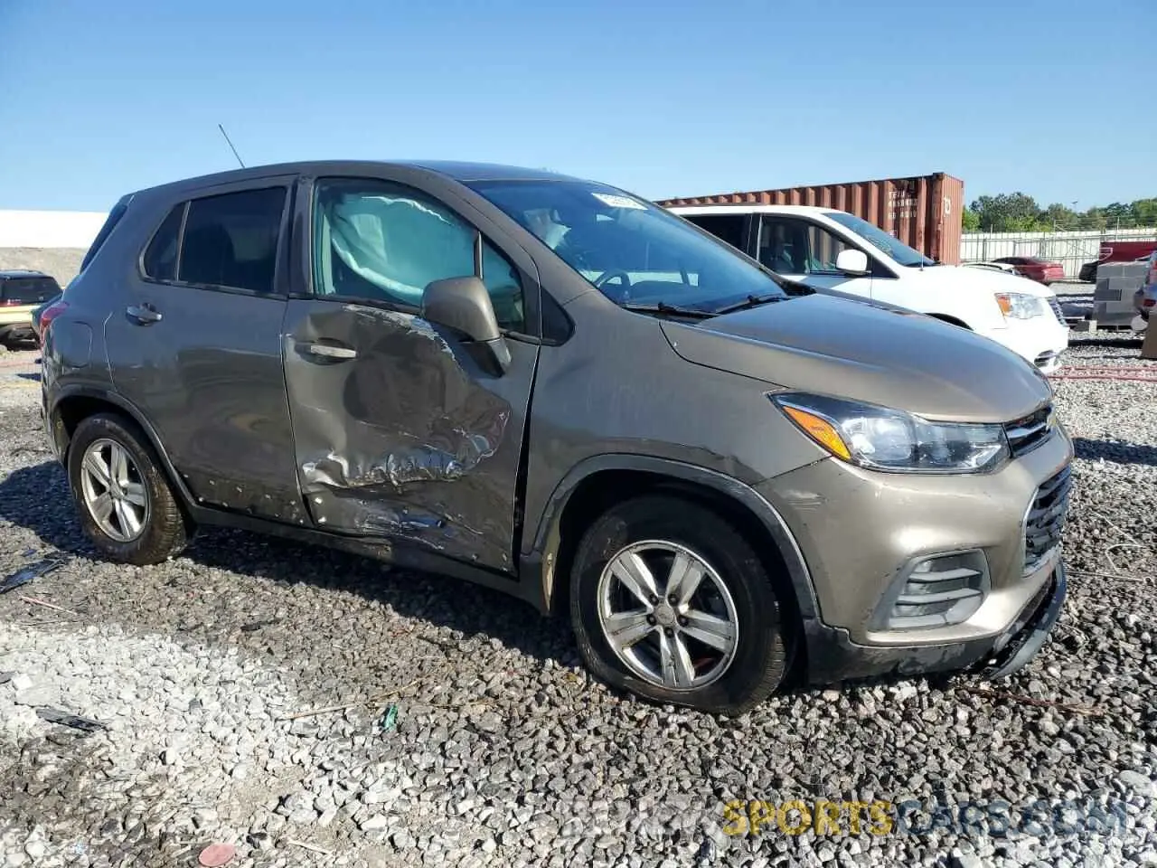 4 Photograph of a damaged car KL7CJKSB5LB336107 CHEVROLET TRAX 2020