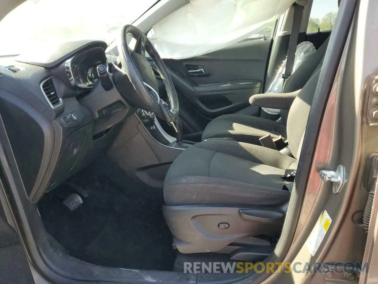 7 Photograph of a damaged car KL7CJKSB5LB336107 CHEVROLET TRAX 2020