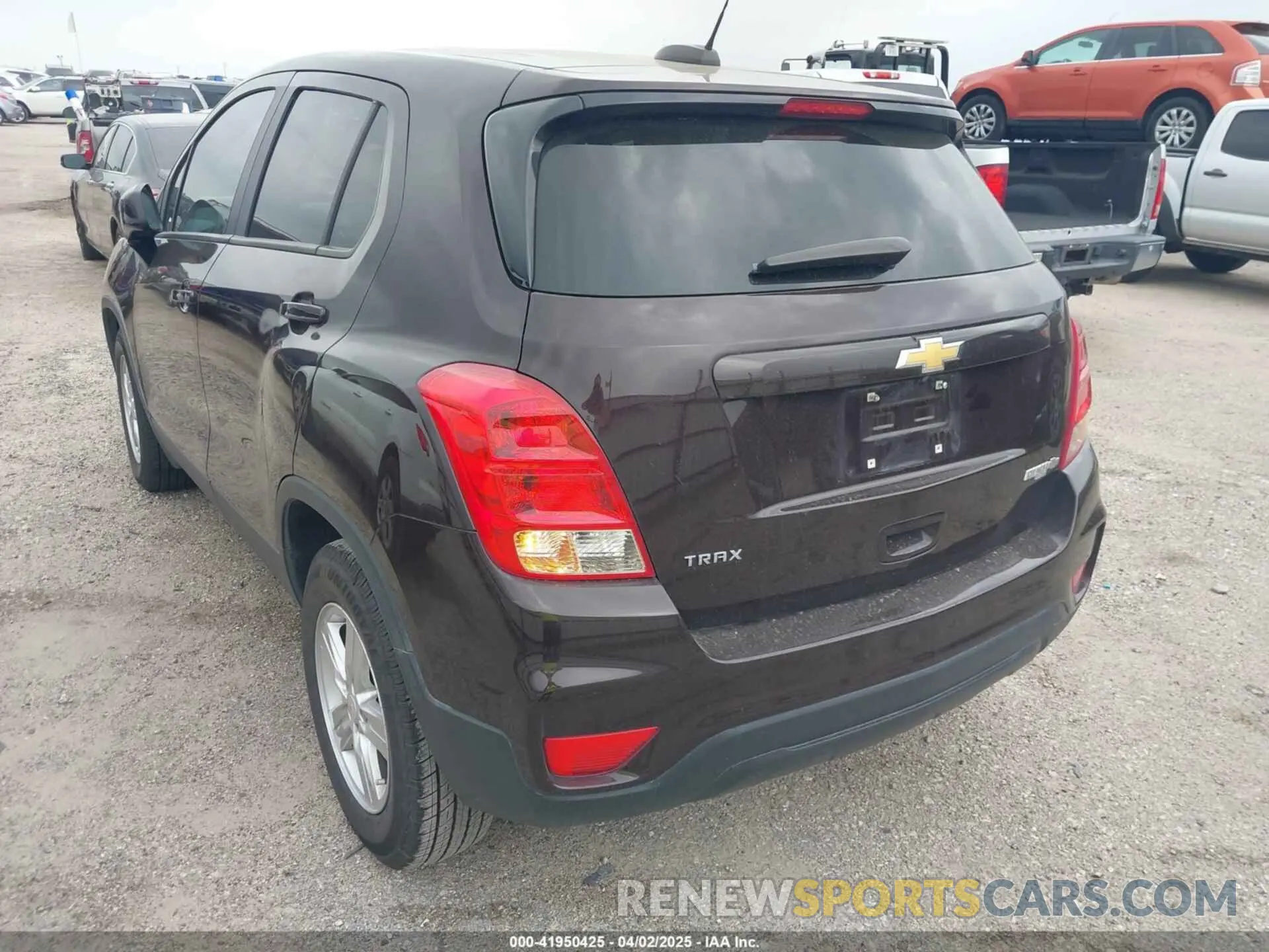 3 Photograph of a damaged car KL7CJKSB5LB352601 CHEVROLET TRAX 2020