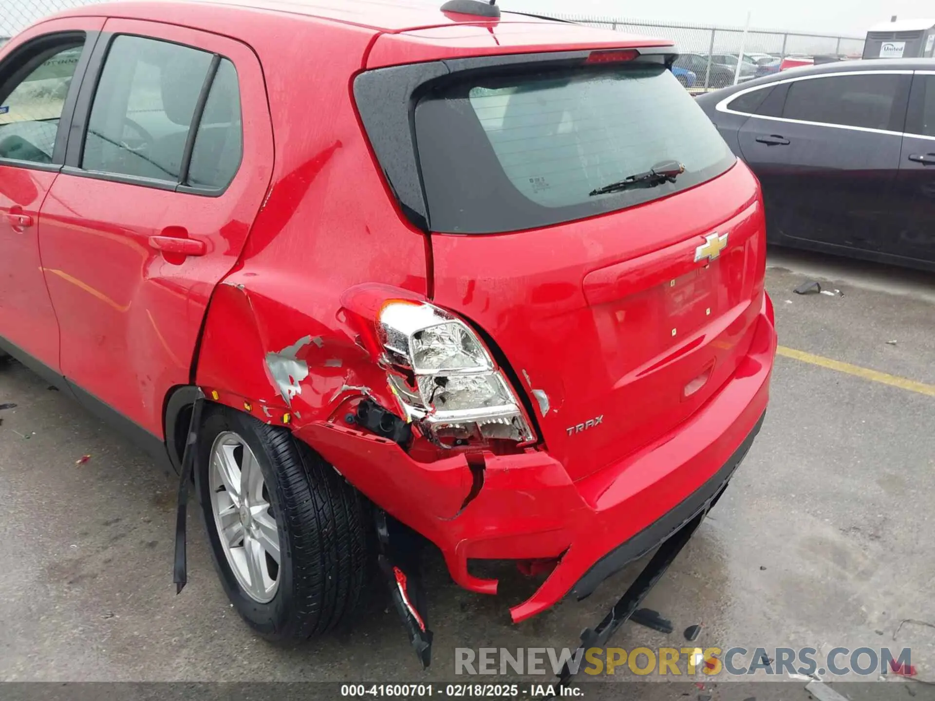 6 Photograph of a damaged car KL7CJKSB5LB353330 CHEVROLET TRAX 2020