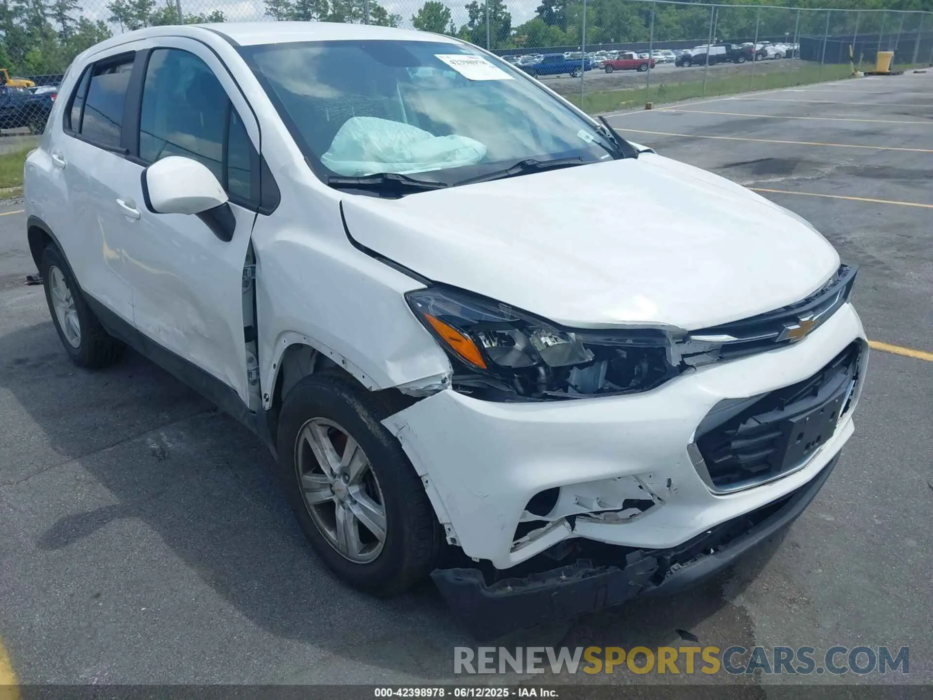 6 Photograph of a damaged car KL7CJKSB6LB030937 CHEVROLET TRAX 2020