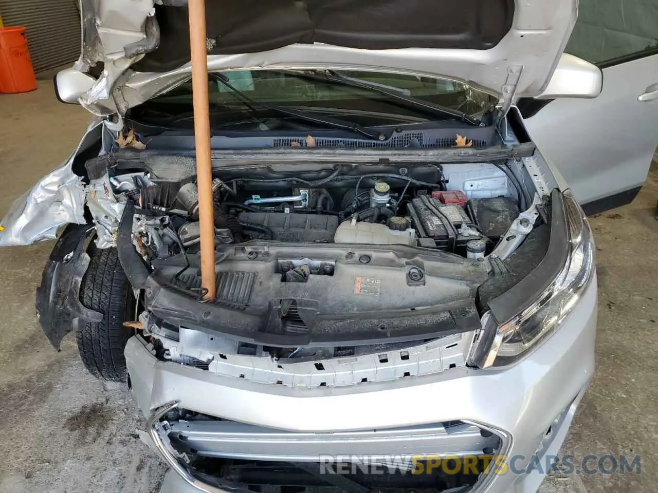 11 Photograph of a damaged car KL7CJKSB6LB317632 CHEVROLET TRAX 2020