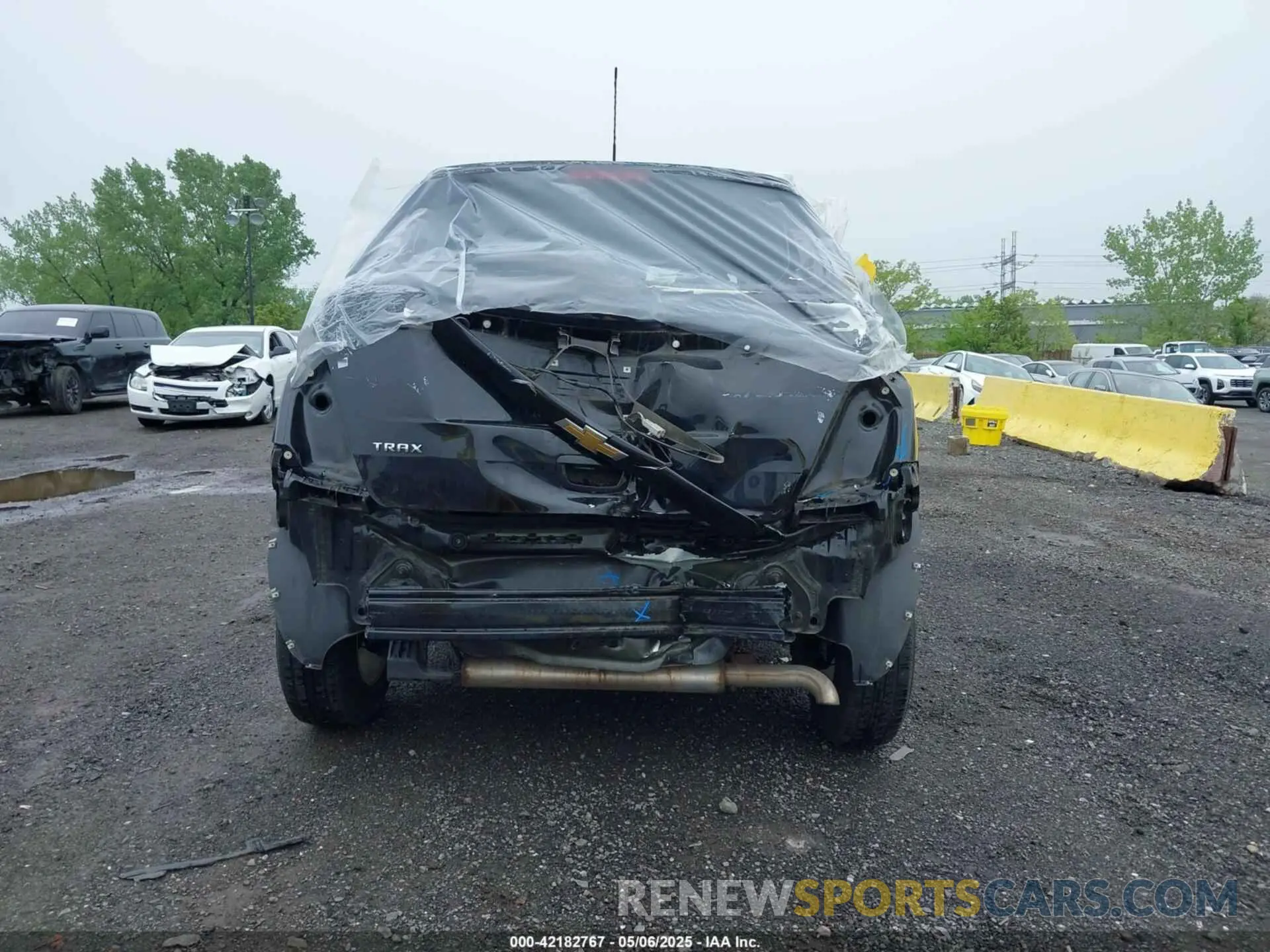 16 Photograph of a damaged car KL7CJKSB6LB324435 CHEVROLET TRAX 2020