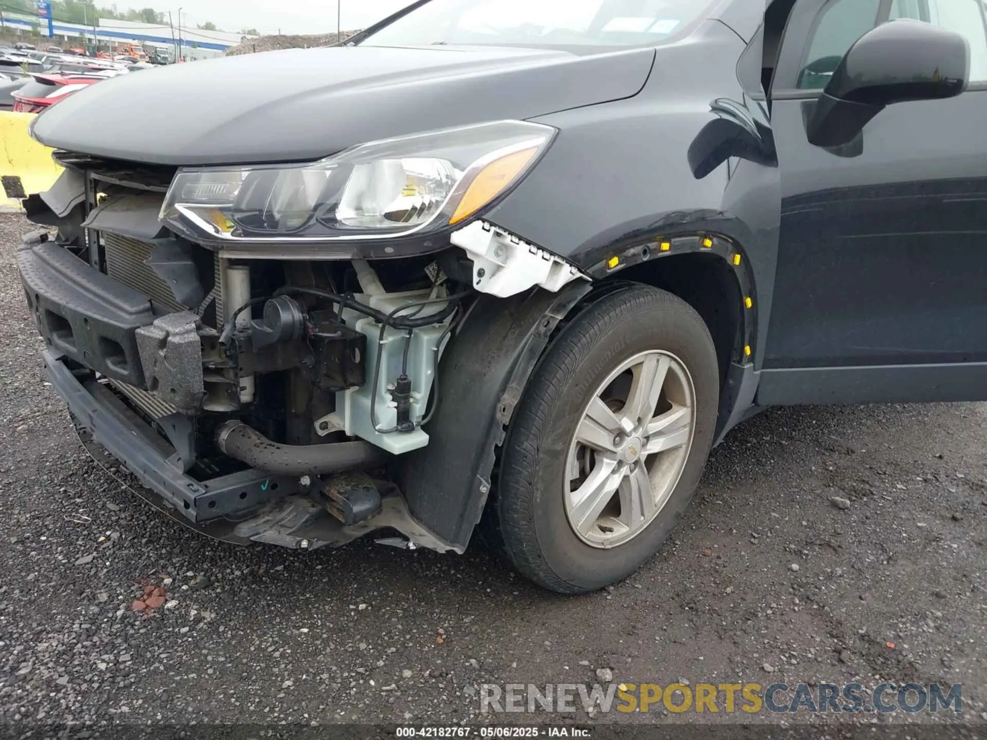 18 Photograph of a damaged car KL7CJKSB6LB324435 CHEVROLET TRAX 2020