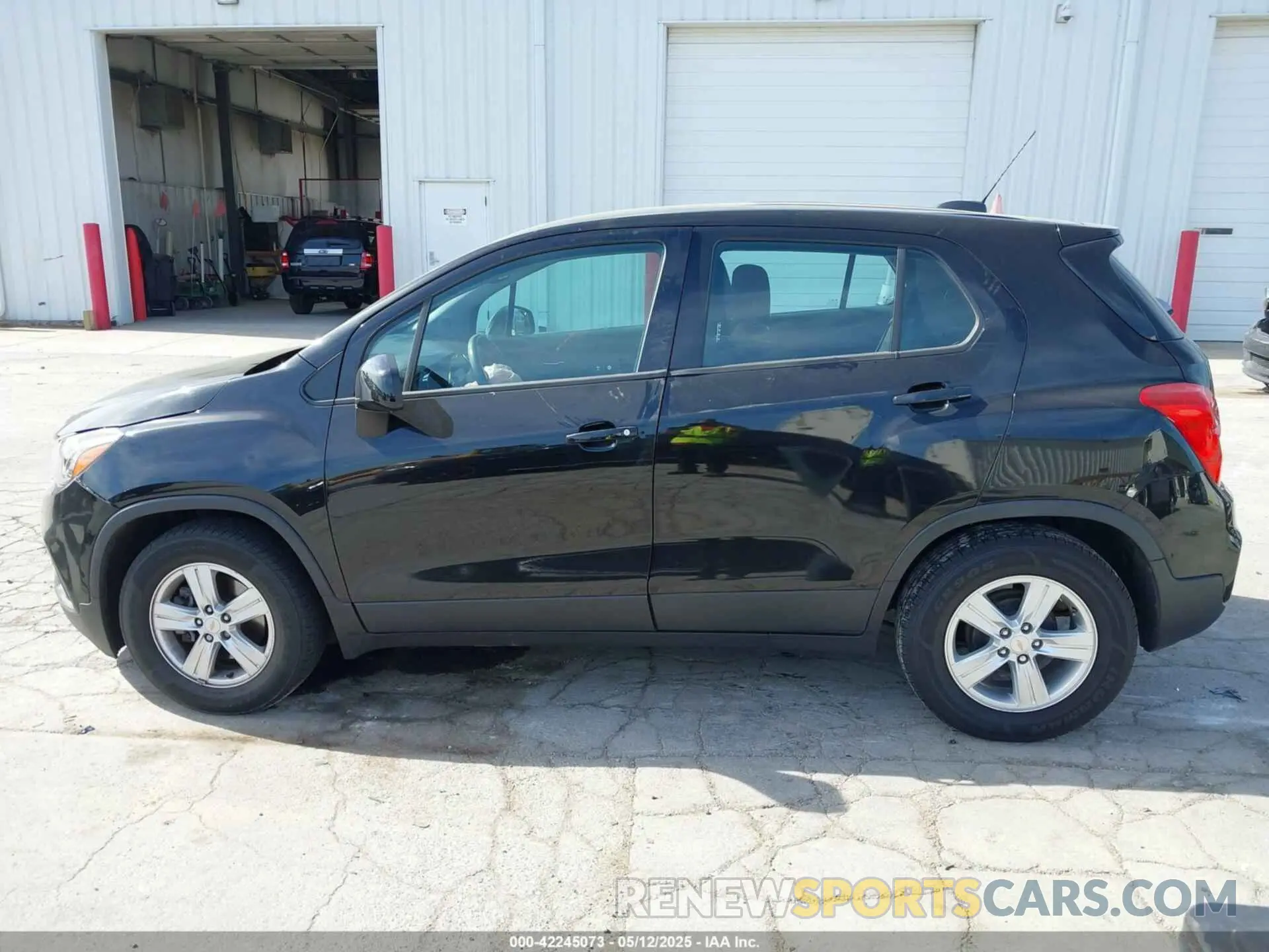 14 Photograph of a damaged car KL7CJKSB6LB337234 CHEVROLET TRAX 2020