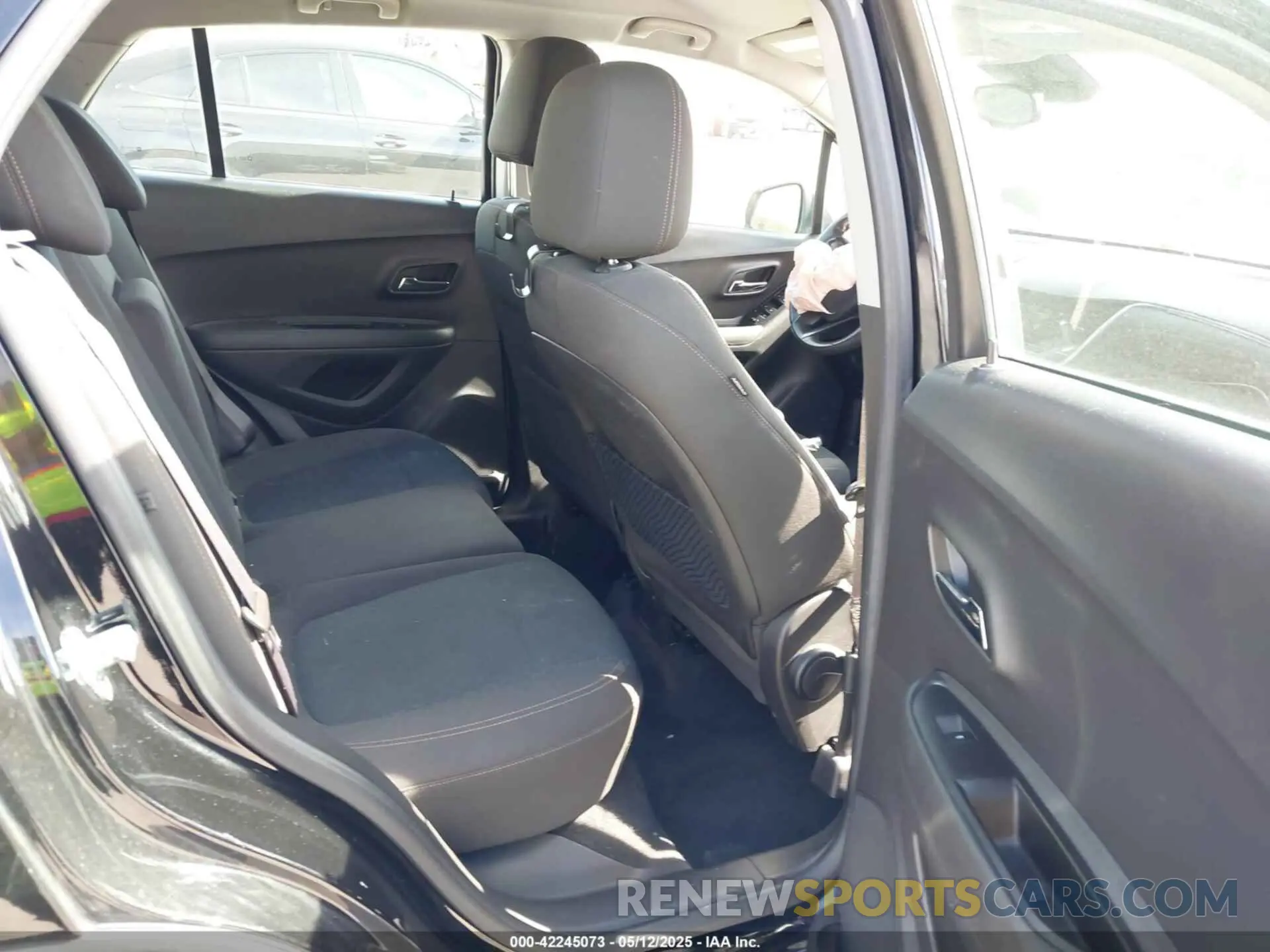 8 Photograph of a damaged car KL7CJKSB6LB337234 CHEVROLET TRAX 2020