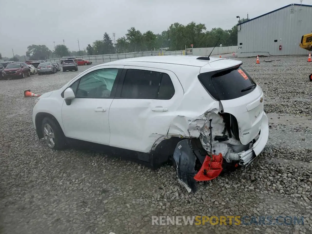 2 Photograph of a damaged car KL7CJKSB7LB032650 CHEVROLET TRAX 2020