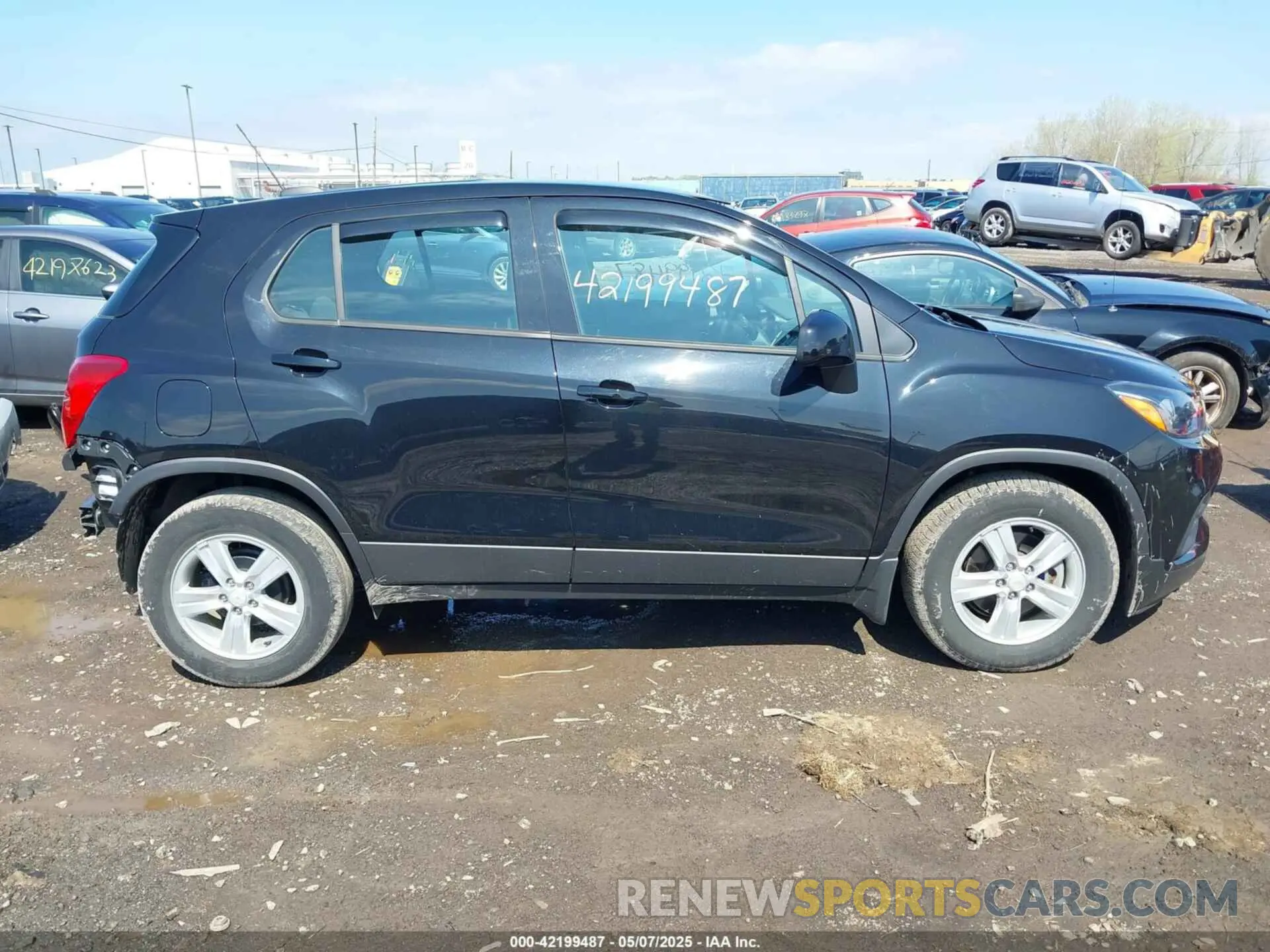 13 Photograph of a damaged car KL7CJKSB7LB036732 CHEVROLET TRAX 2020