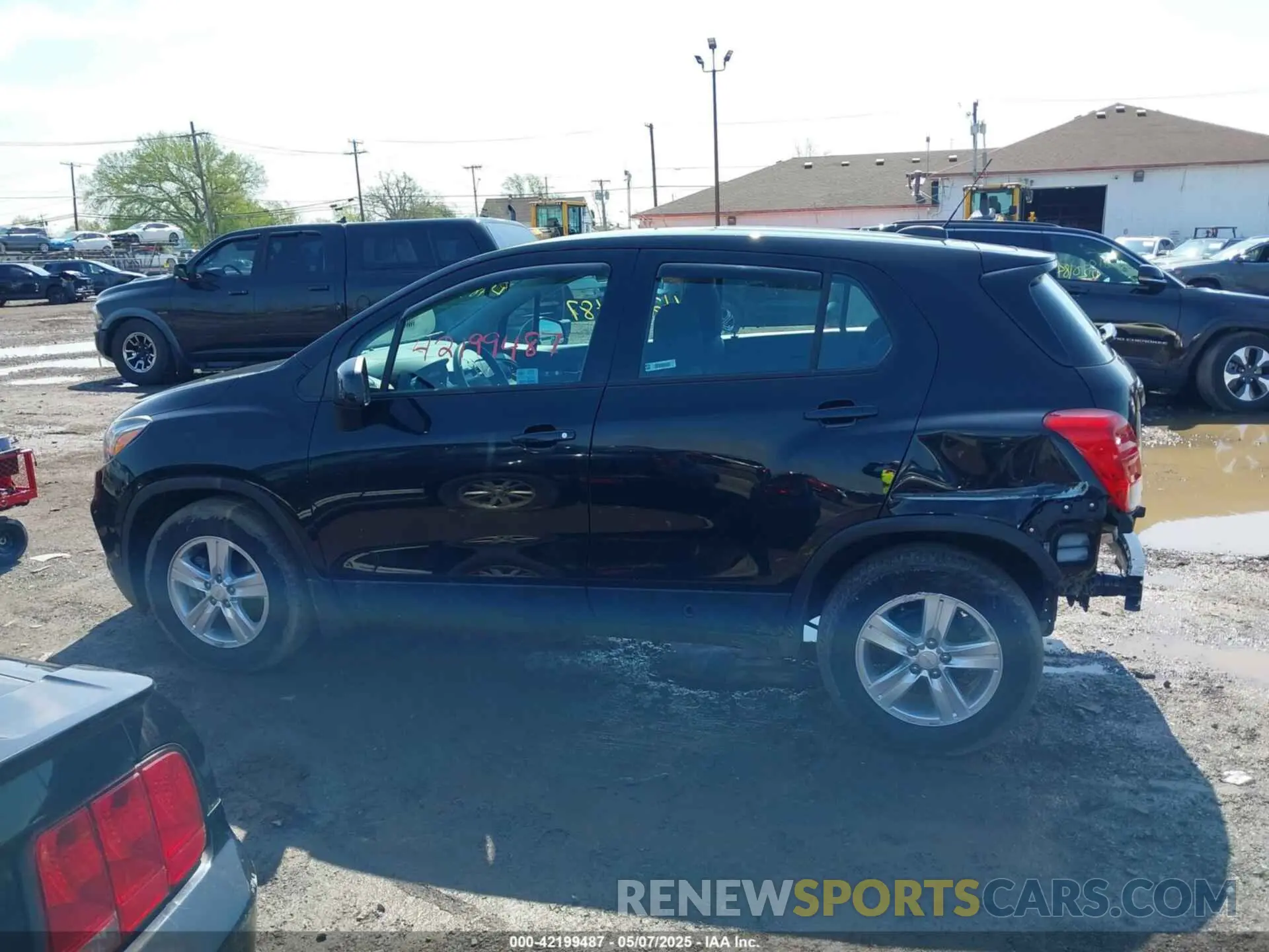 14 Photograph of a damaged car KL7CJKSB7LB036732 CHEVROLET TRAX 2020