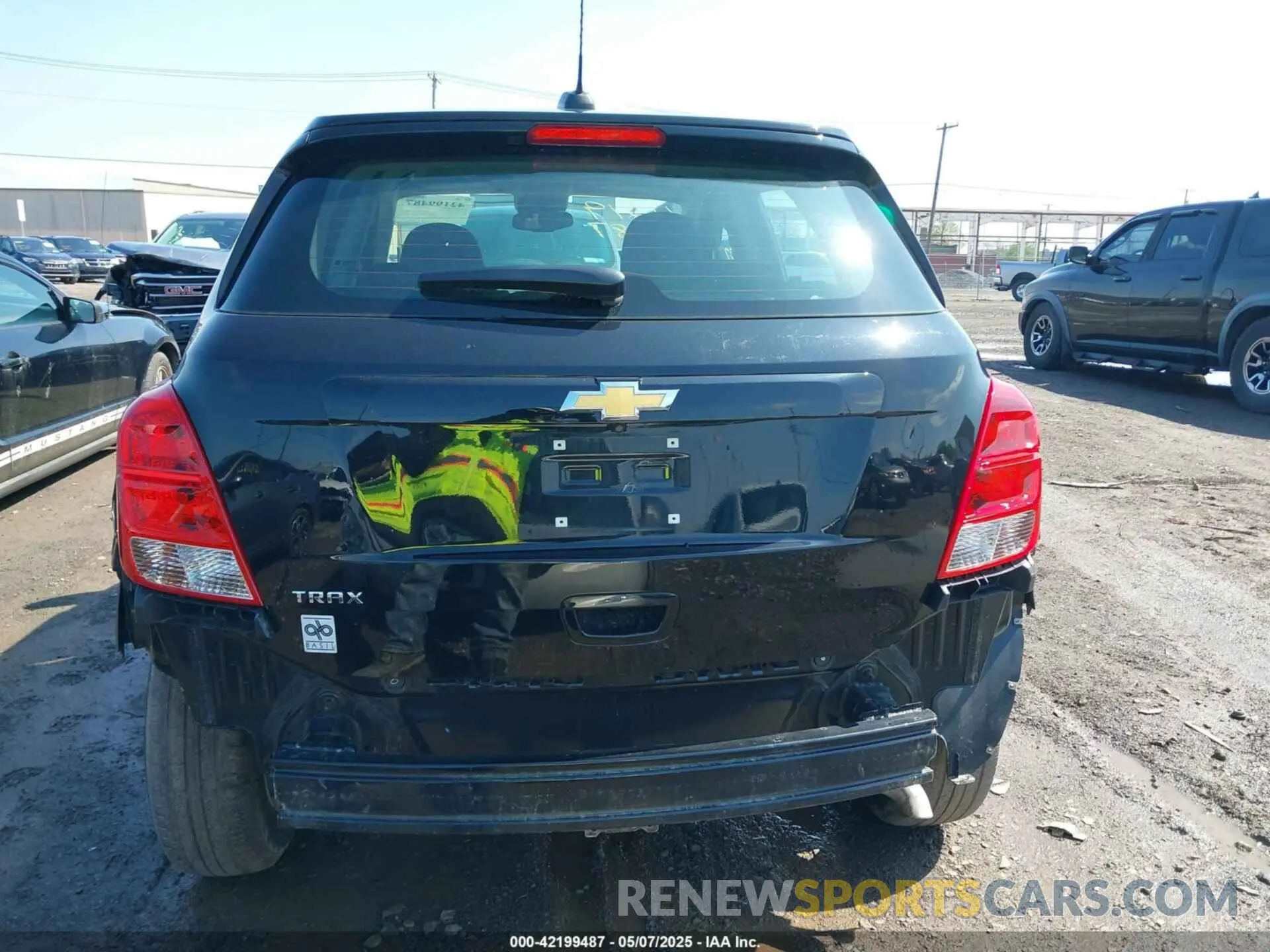 16 Photograph of a damaged car KL7CJKSB7LB036732 CHEVROLET TRAX 2020