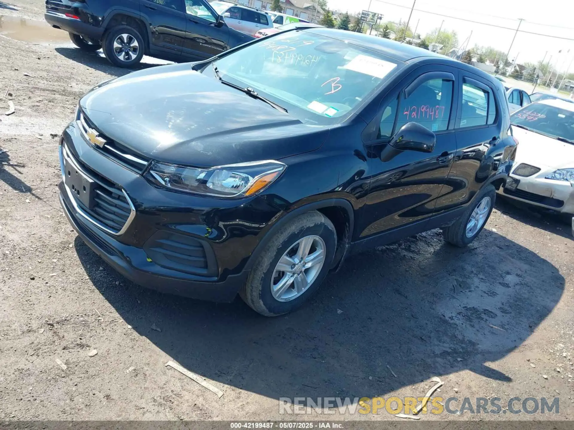 2 Photograph of a damaged car KL7CJKSB7LB036732 CHEVROLET TRAX 2020
