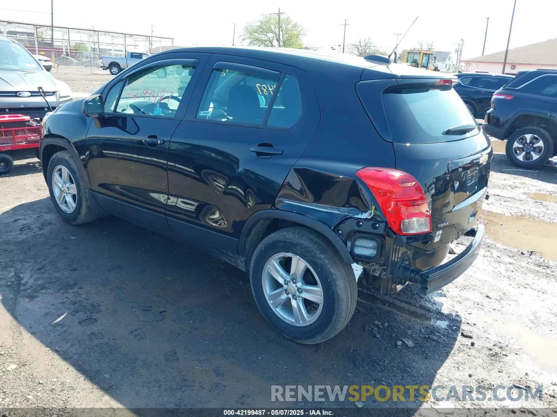 3 Photograph of a damaged car KL7CJKSB7LB036732 CHEVROLET TRAX 2020