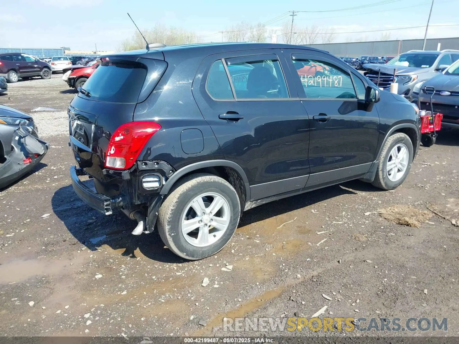 4 Photograph of a damaged car KL7CJKSB7LB036732 CHEVROLET TRAX 2020