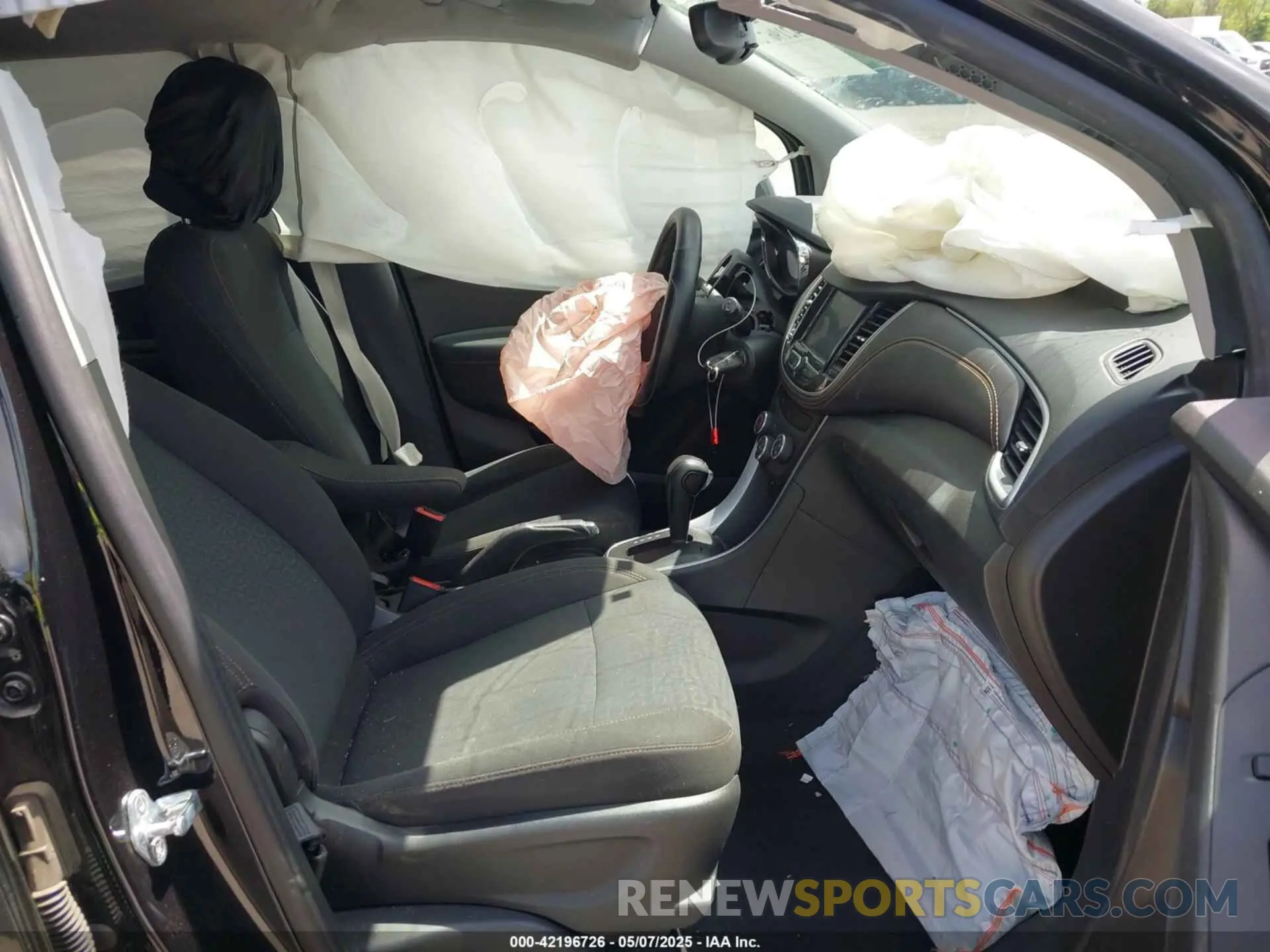 5 Photograph of a damaged car KL7CJKSB7LB061579 CHEVROLET TRAX 2020