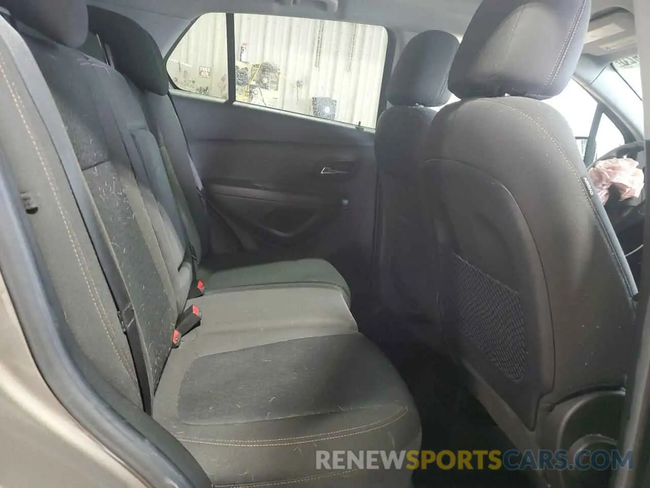 11 Photograph of a damaged car KL7CJKSB7LB334634 CHEVROLET TRAX 2020