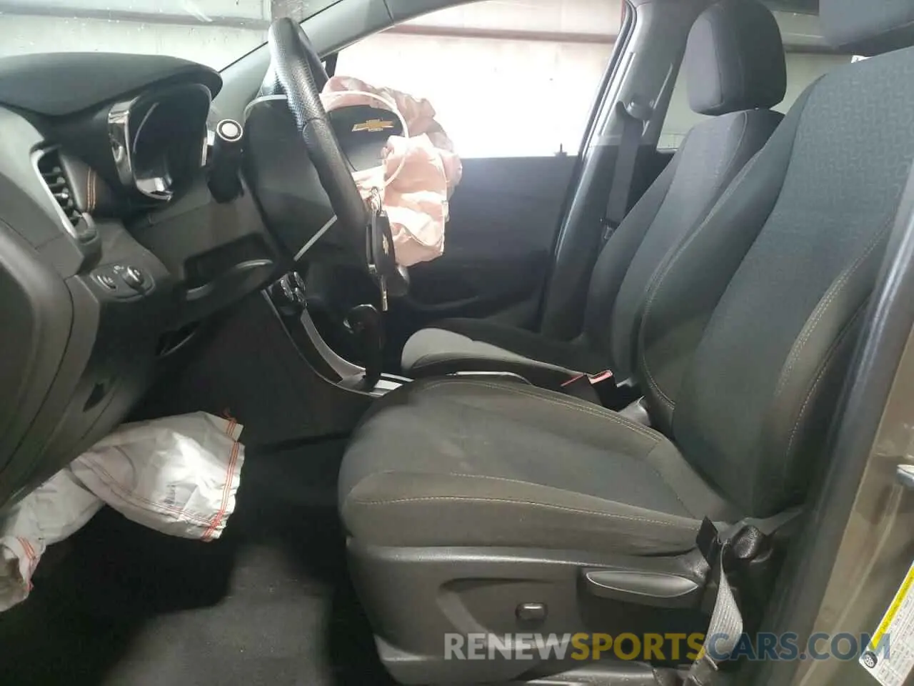 7 Photograph of a damaged car KL7CJKSB7LB334634 CHEVROLET TRAX 2020