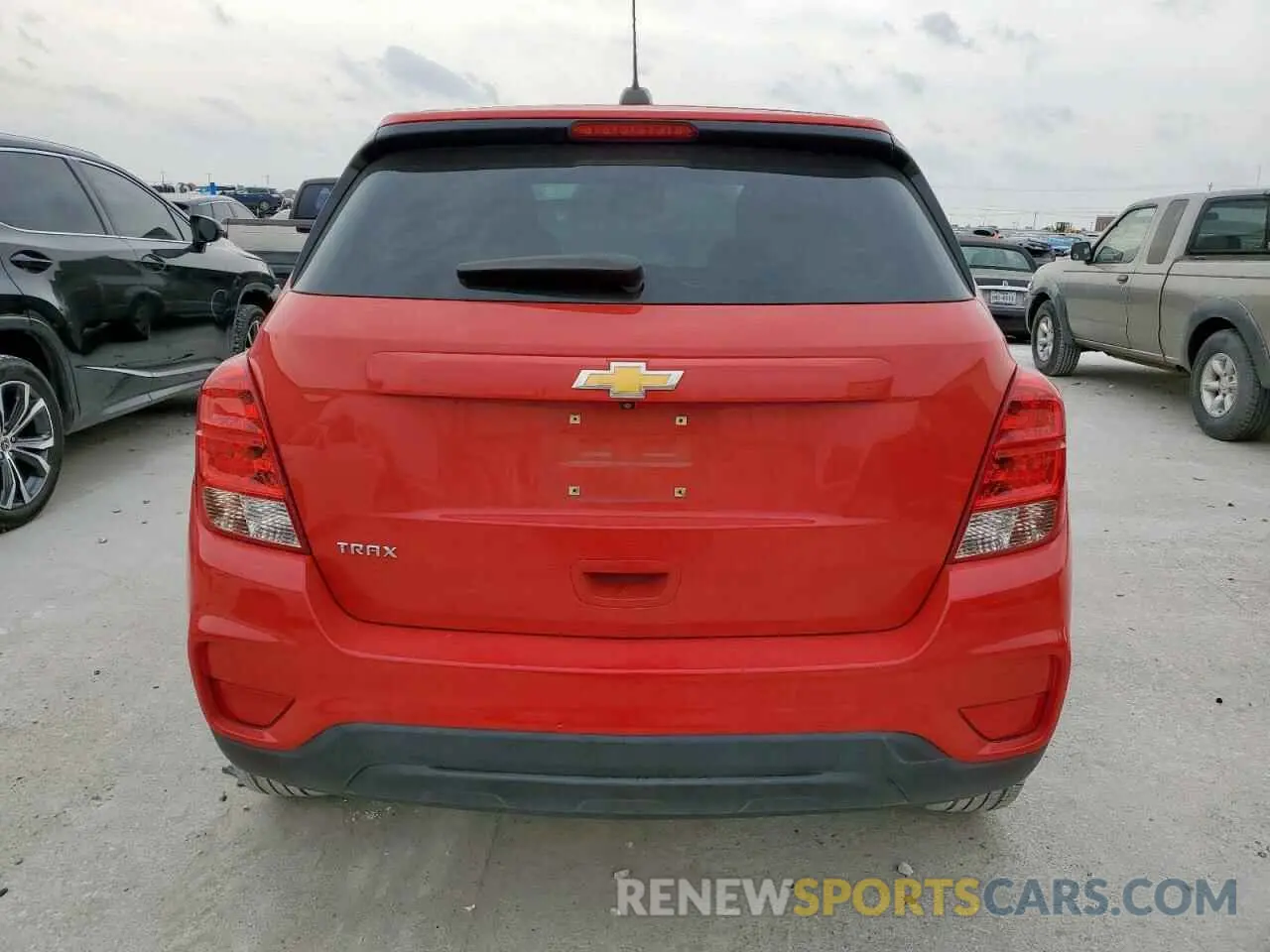 6 Photograph of a damaged car KL7CJKSB7LB346315 CHEVROLET TRAX 2020