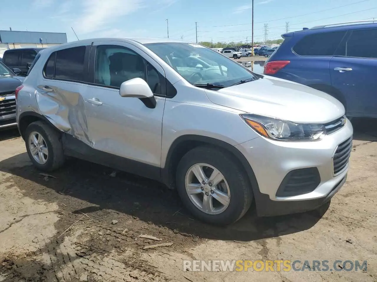 4 Photograph of a damaged car KL7CJKSB8LB017400 CHEVROLET TRAX 2020