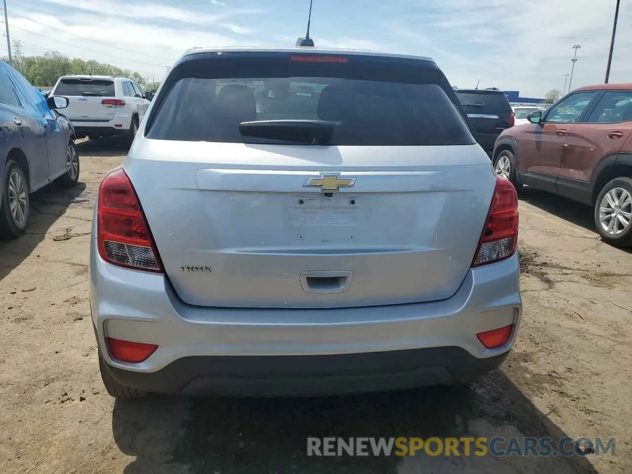 6 Photograph of a damaged car KL7CJKSB8LB017400 CHEVROLET TRAX 2020