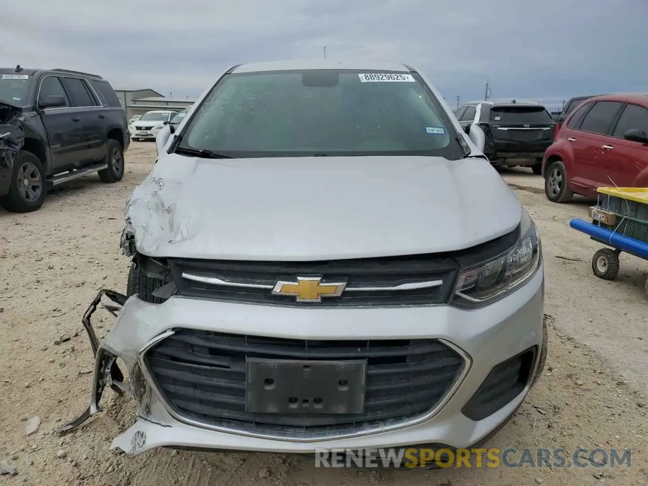 5 Photograph of a damaged car KL7CJKSB8LB017641 CHEVROLET TRAX 2020