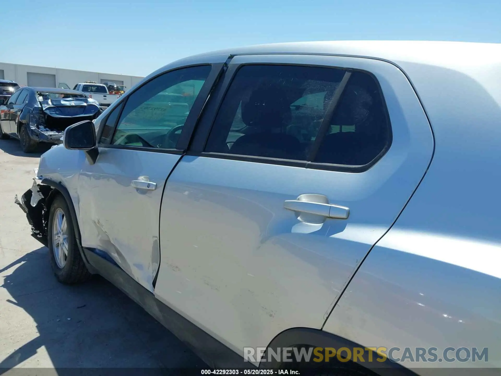 19 Photograph of a damaged car KL7CJKSB8LB030471 CHEVROLET TRAX 2020