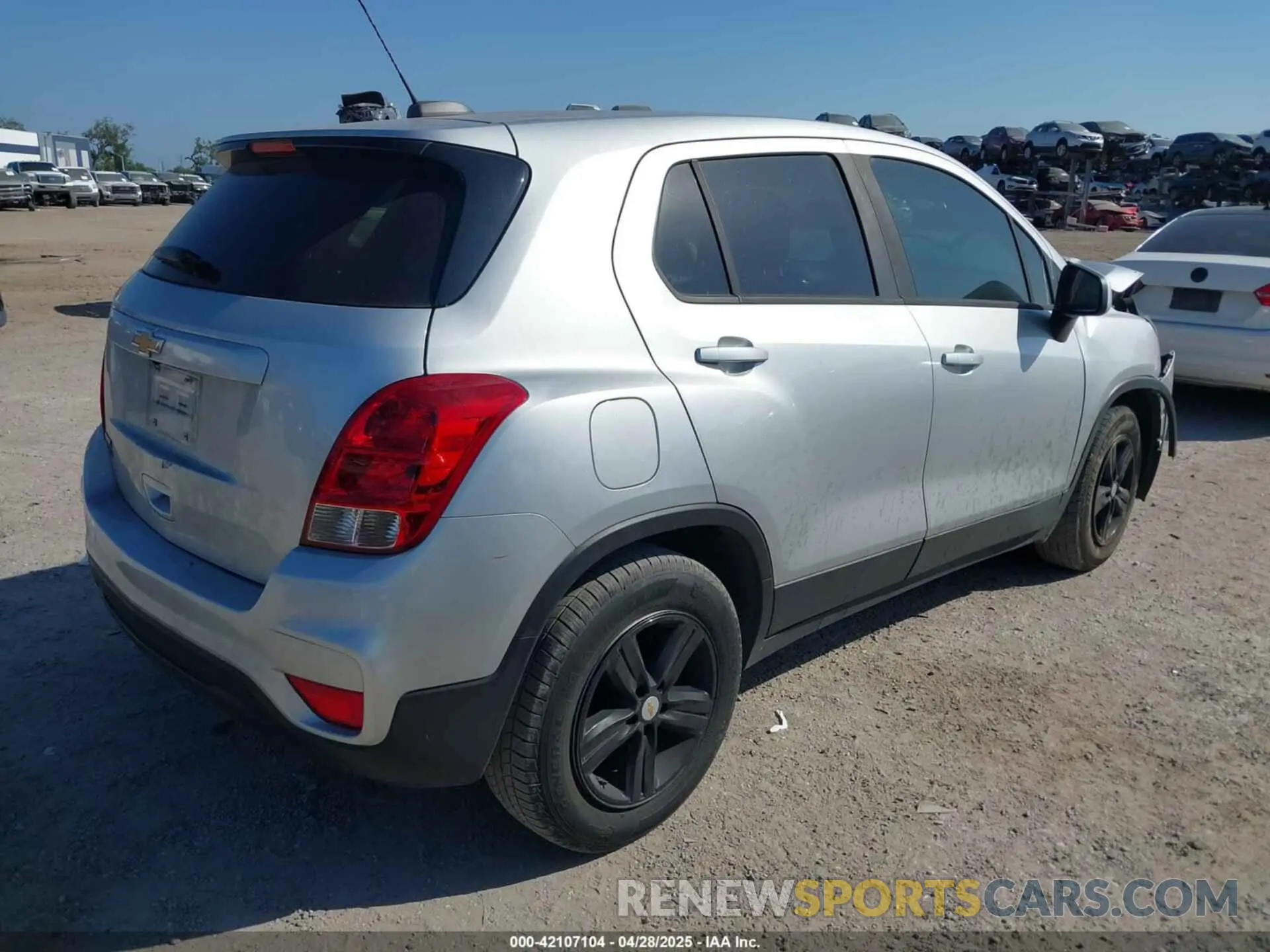4 Photograph of a damaged car KL7CJKSB8LB033001 CHEVROLET TRAX 2020
