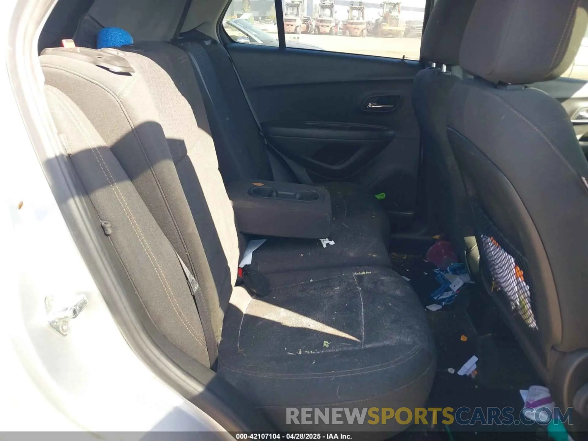 8 Photograph of a damaged car KL7CJKSB8LB033001 CHEVROLET TRAX 2020